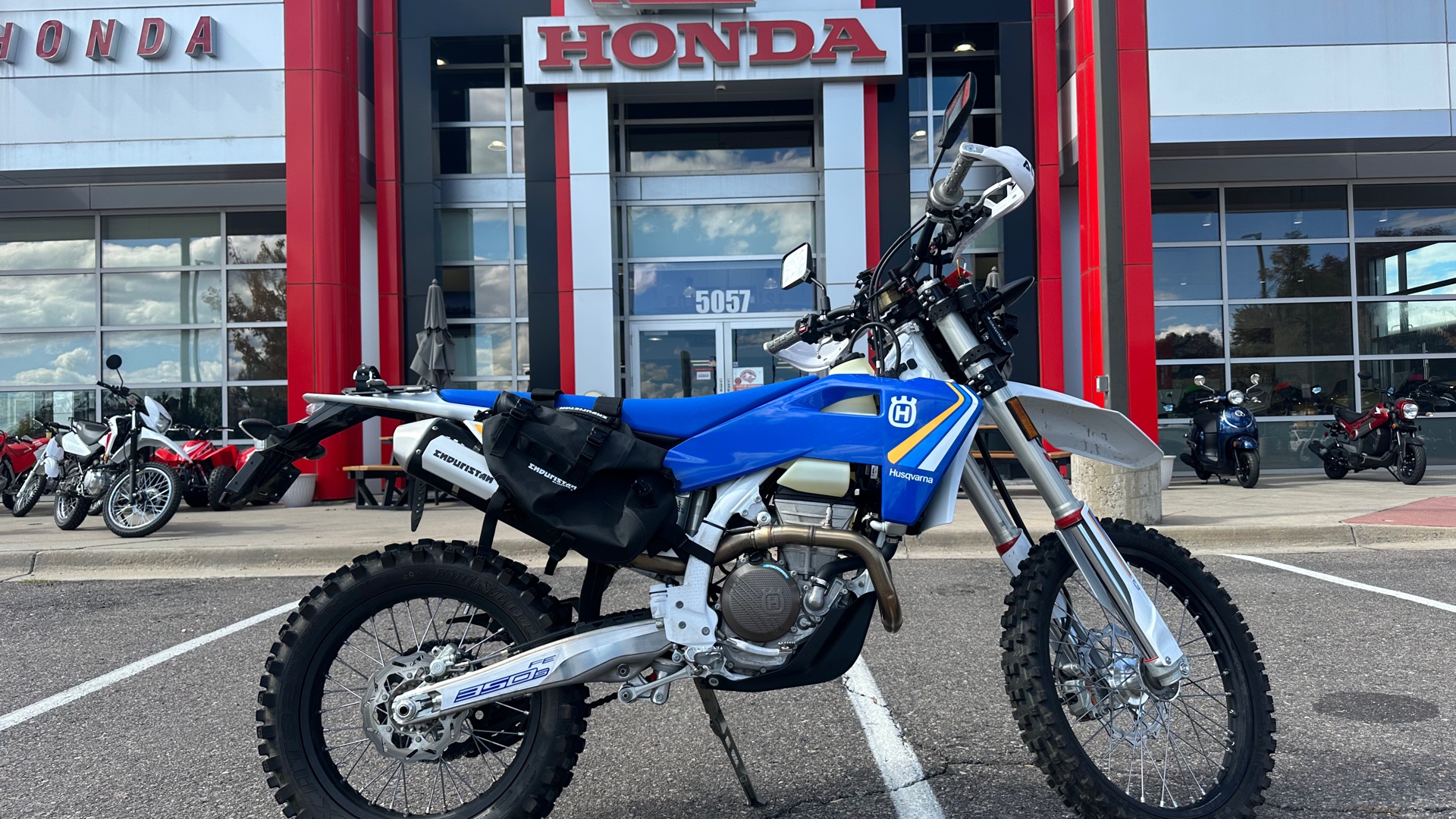 2025 Husqvarna Motorcycles FE 350S Heritage - Photo 2