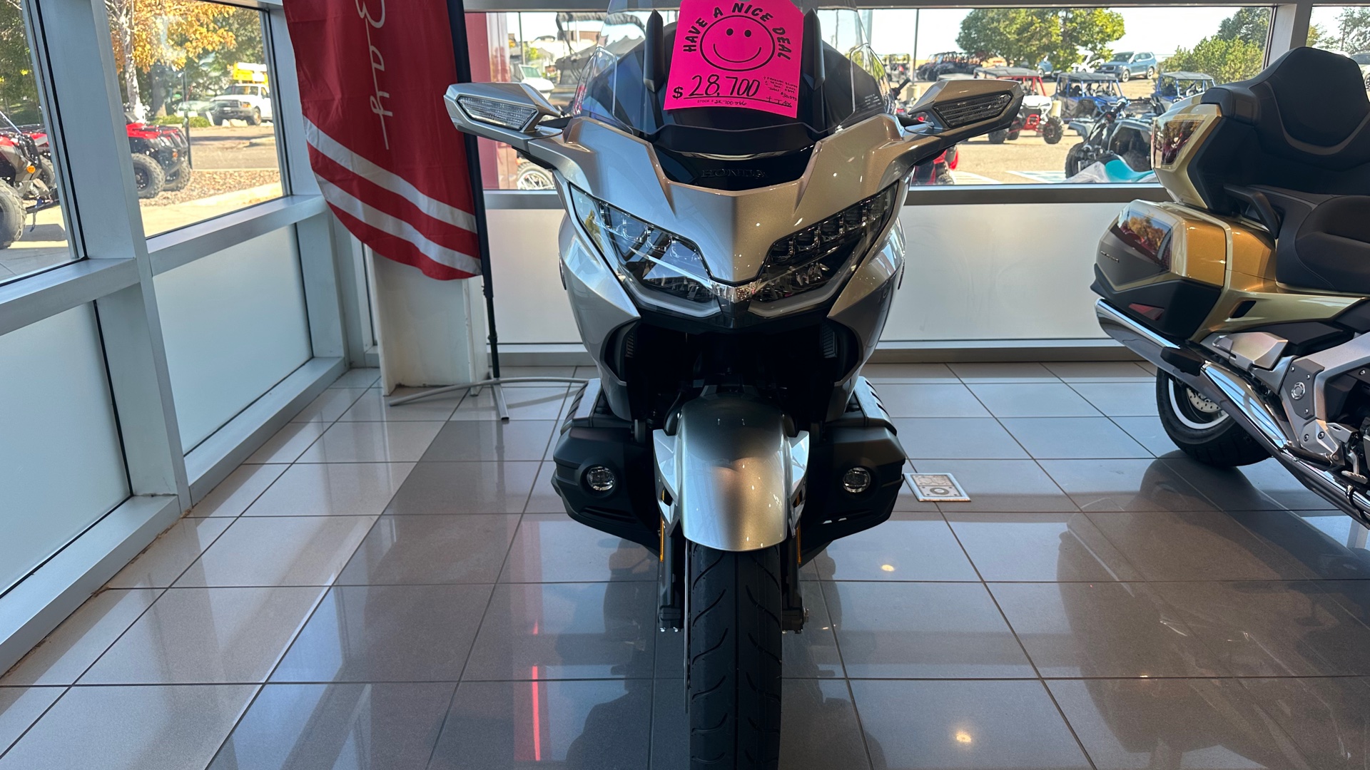 2025 Honda GOLDWING TOUR 50th Anniversary - Photo 3