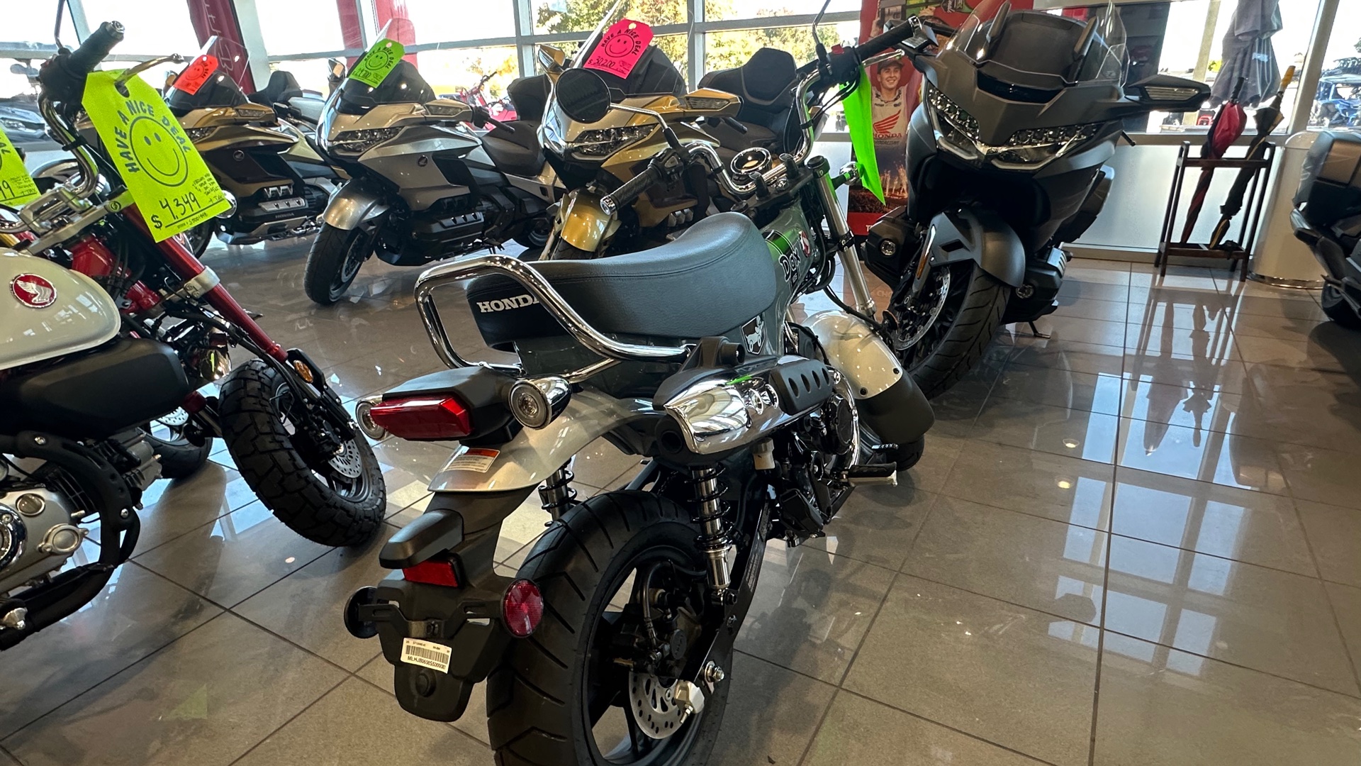 2025 Honda DAX 125 - Photo 2