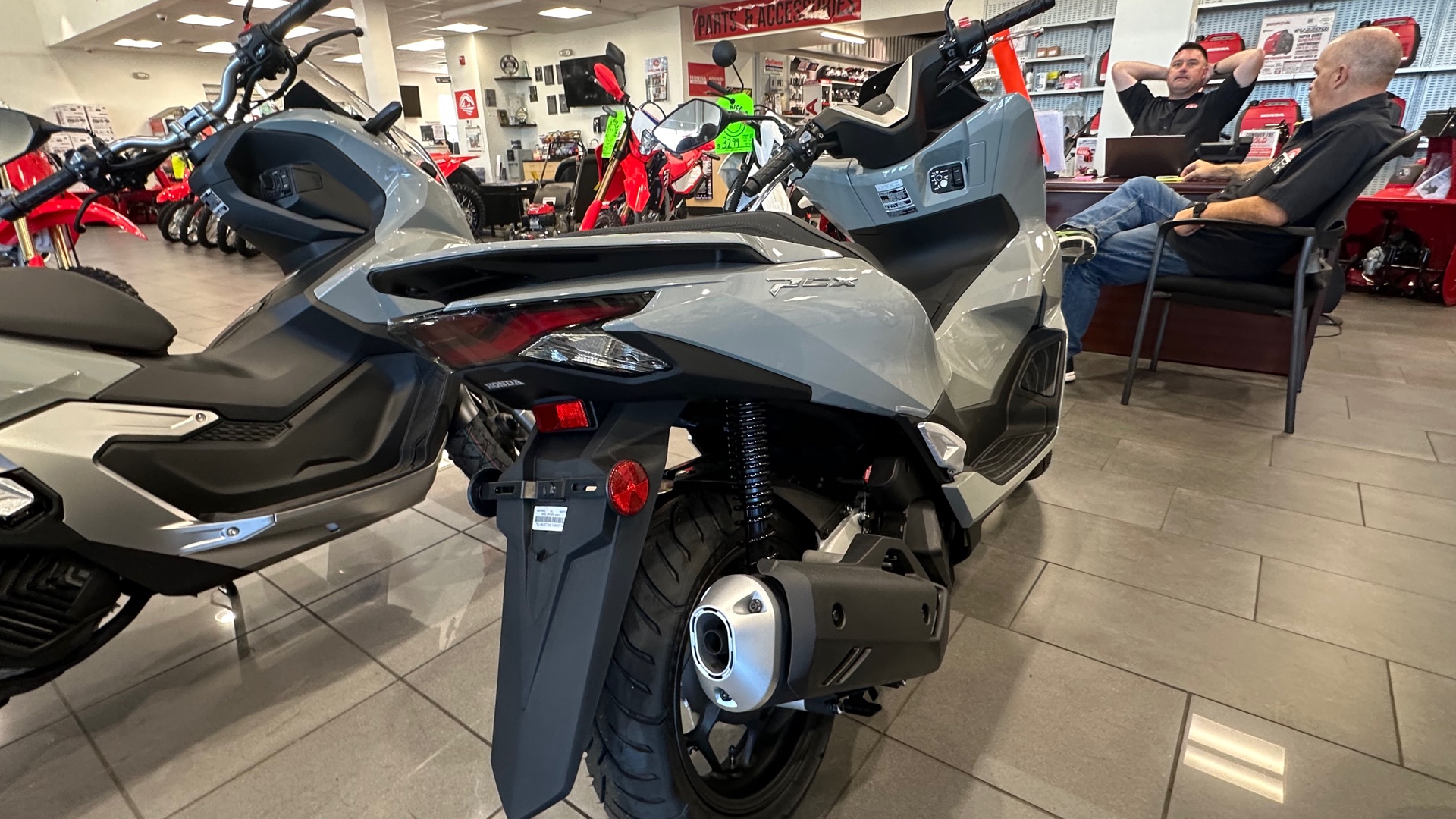 2025 Honda PCX ABS - Photo 2