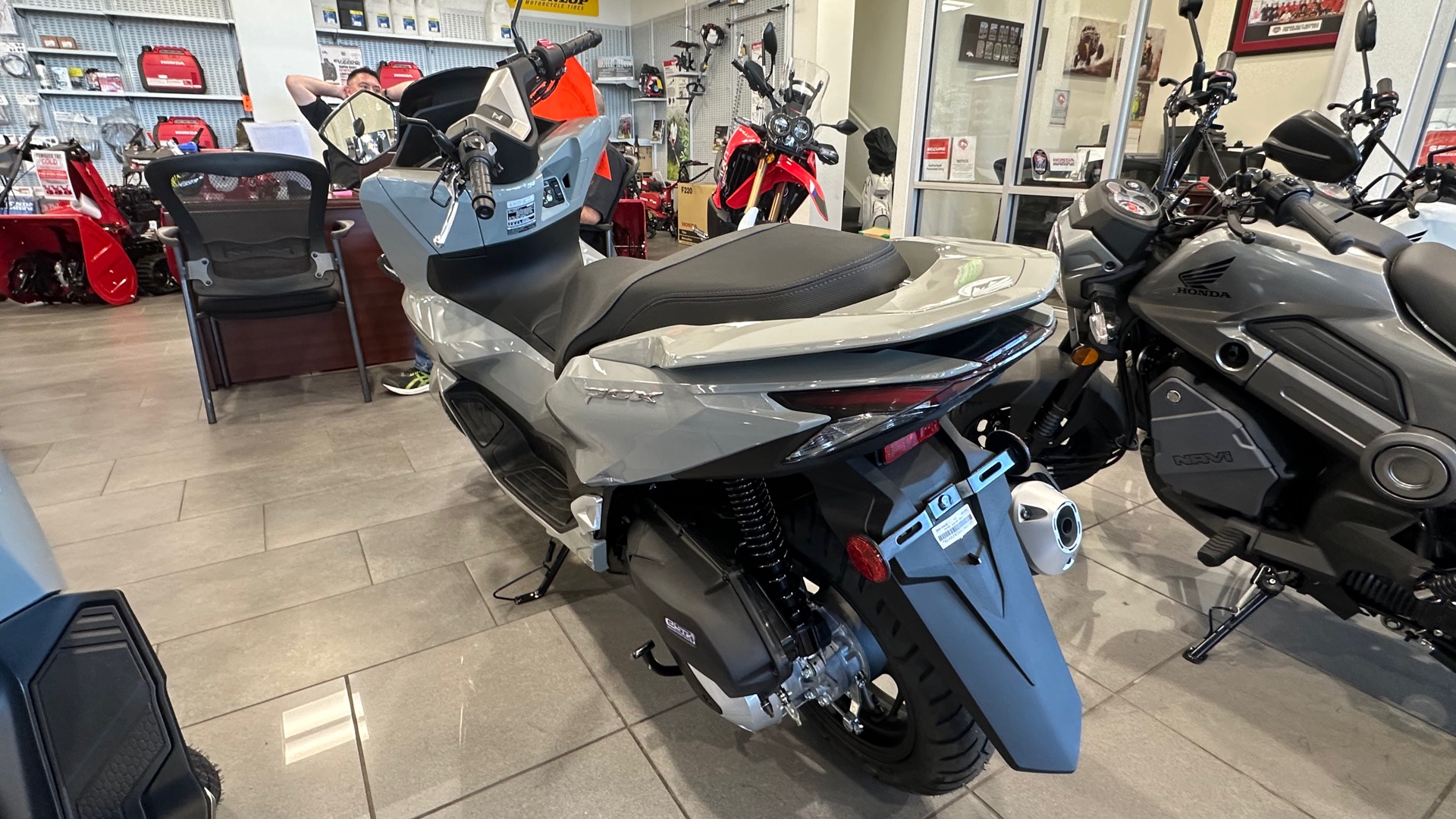 2025 Honda PCX ABS - Photo 4
