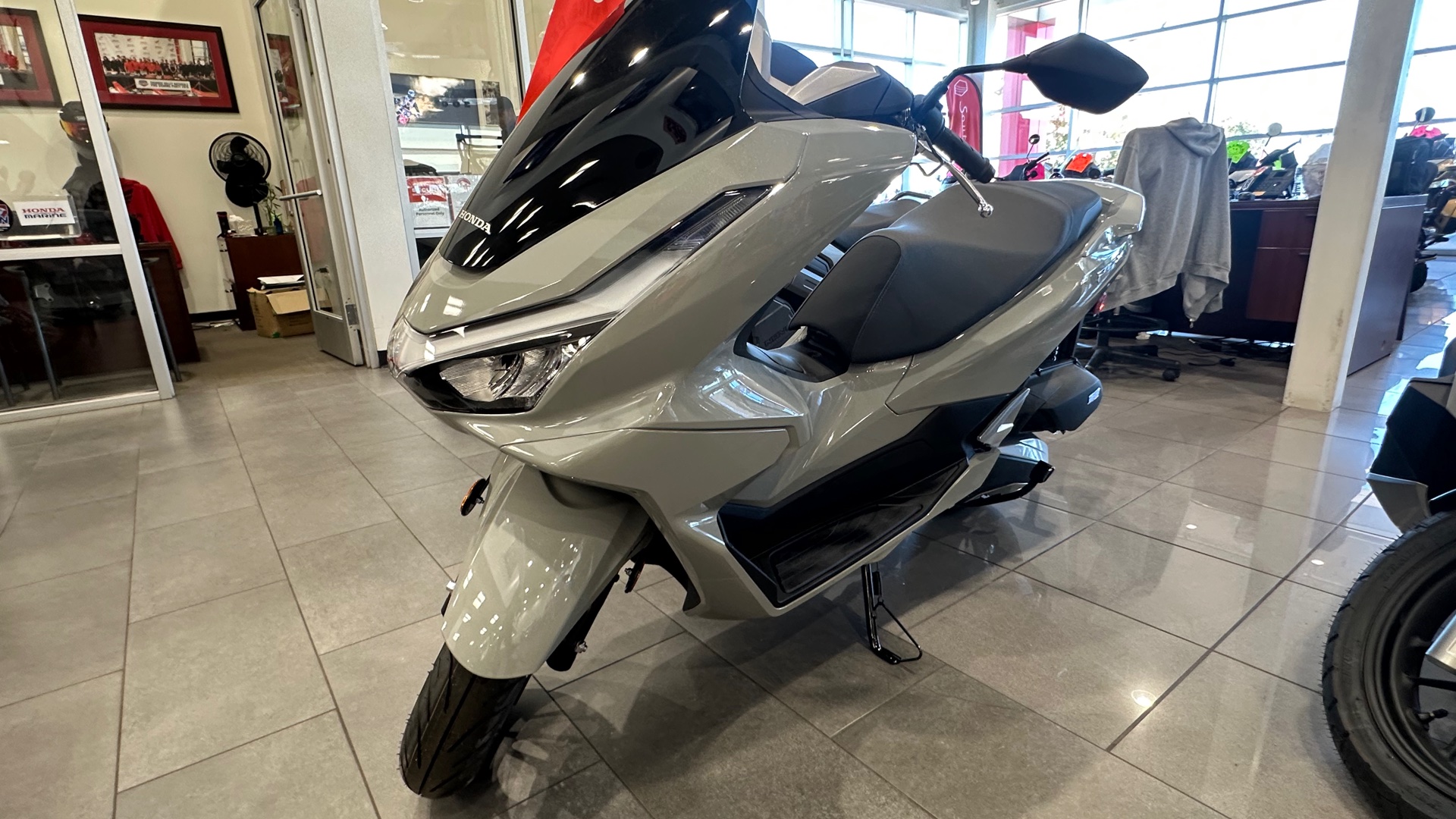 2025 Honda PCX ABS - Photo 6