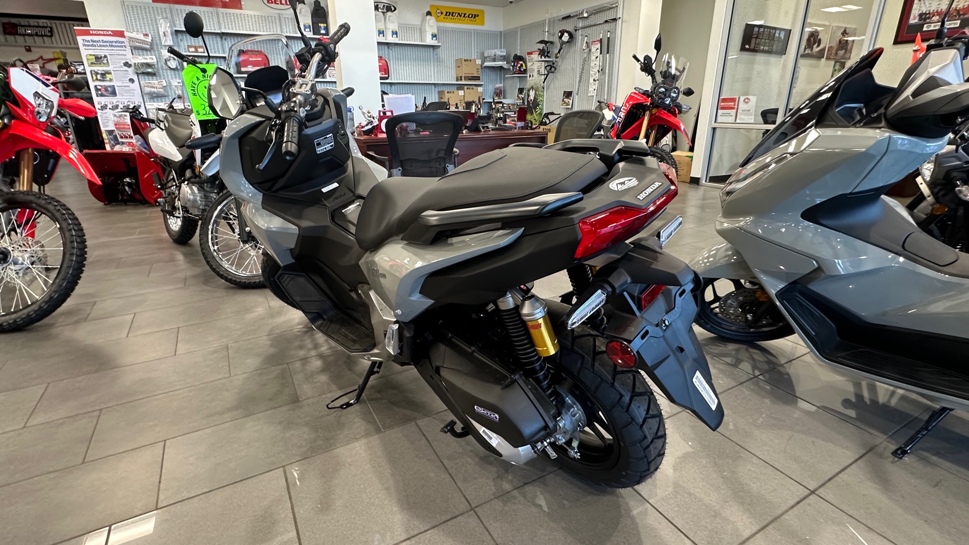 2026 Honda ADV160 - Photo 4