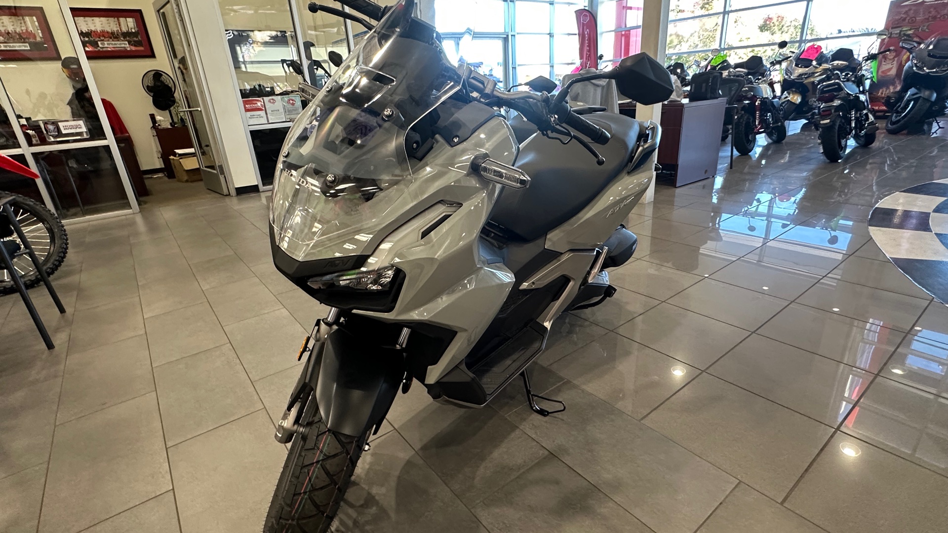 2026 Honda ADV160 - Photo 6