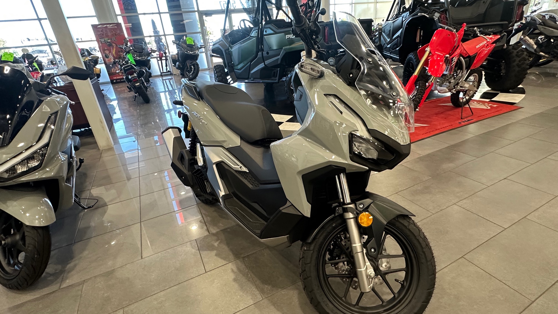 2026 Honda ADV160 - Photo 8