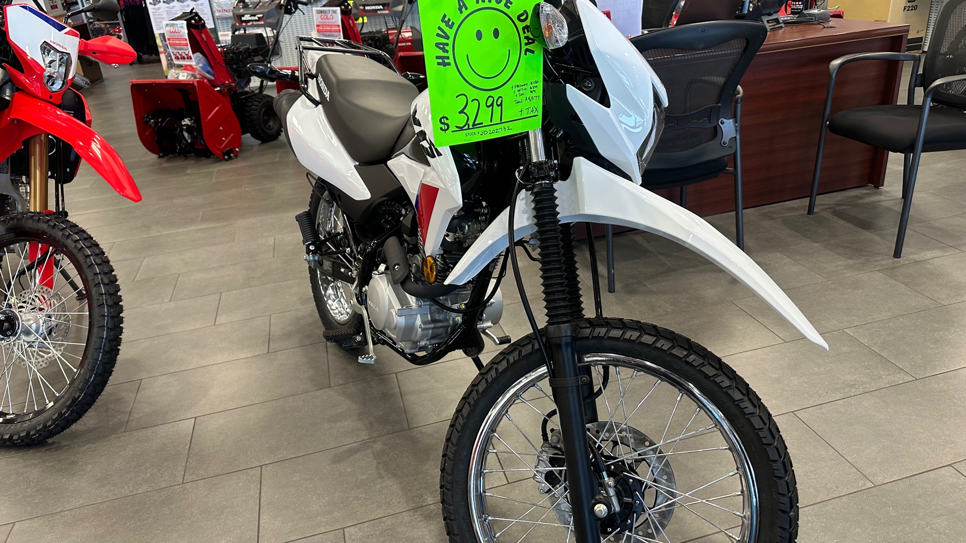 2025 Honda XR150L - Photo 8