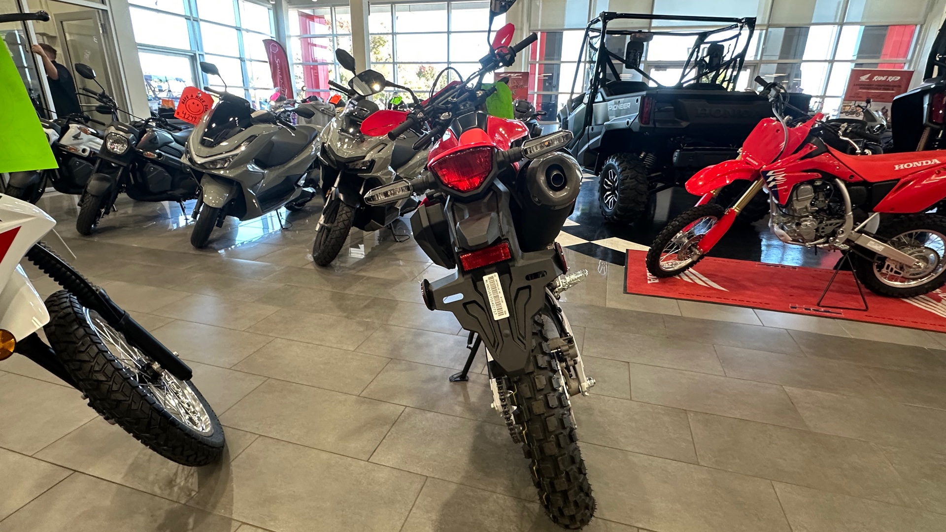 2025 Honda CRF300L - Photo 3
