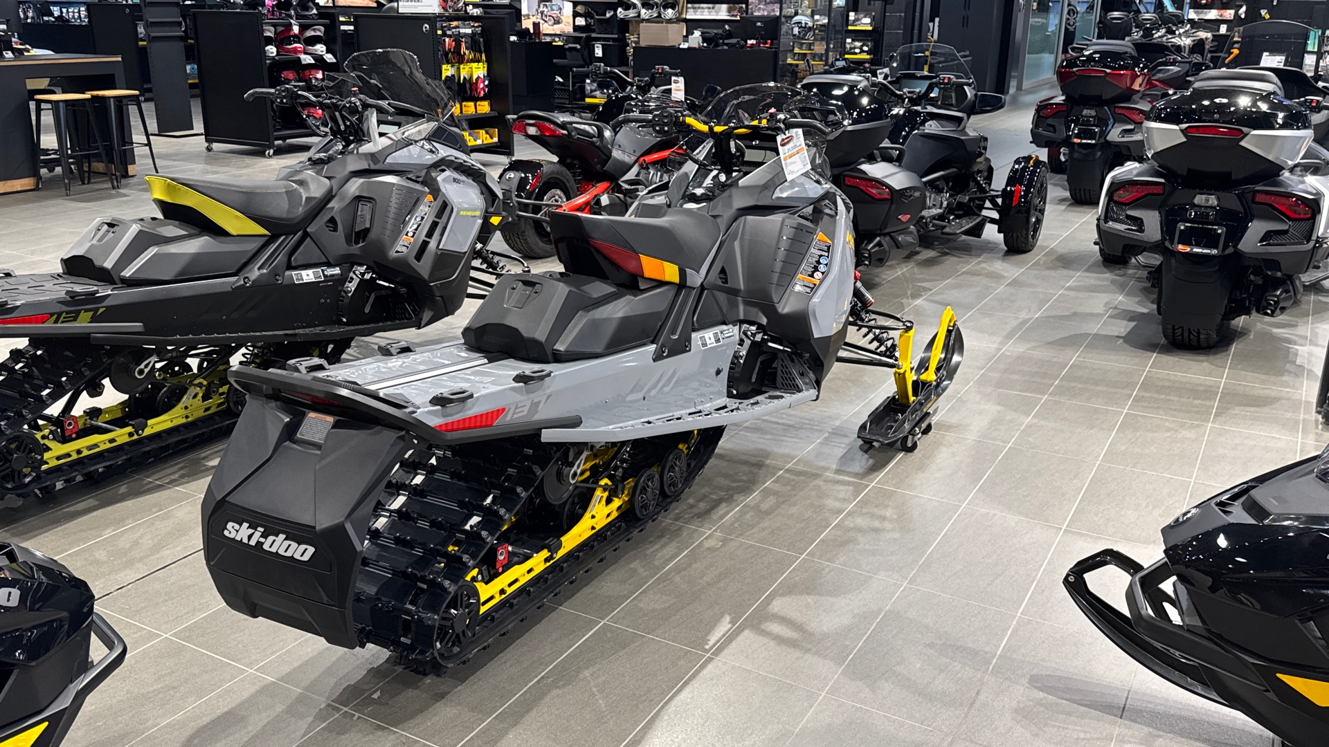 2026 Ski-Doo MXZ Adrenaline With Blizzard Package 850 E-TEC 137 1.25 - Photo 3
