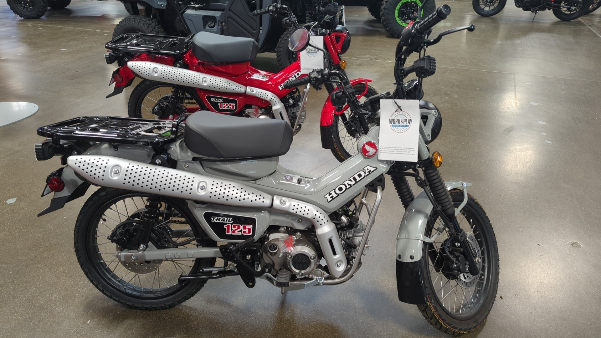 2025 Honda TRAIL 125 - Photo 2