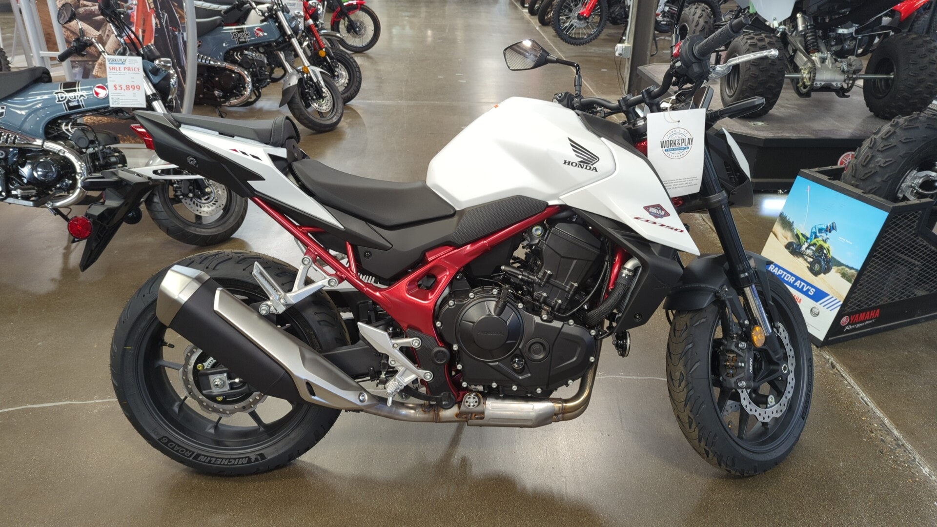 2025 Honda CB750 HORNET - Photo 2