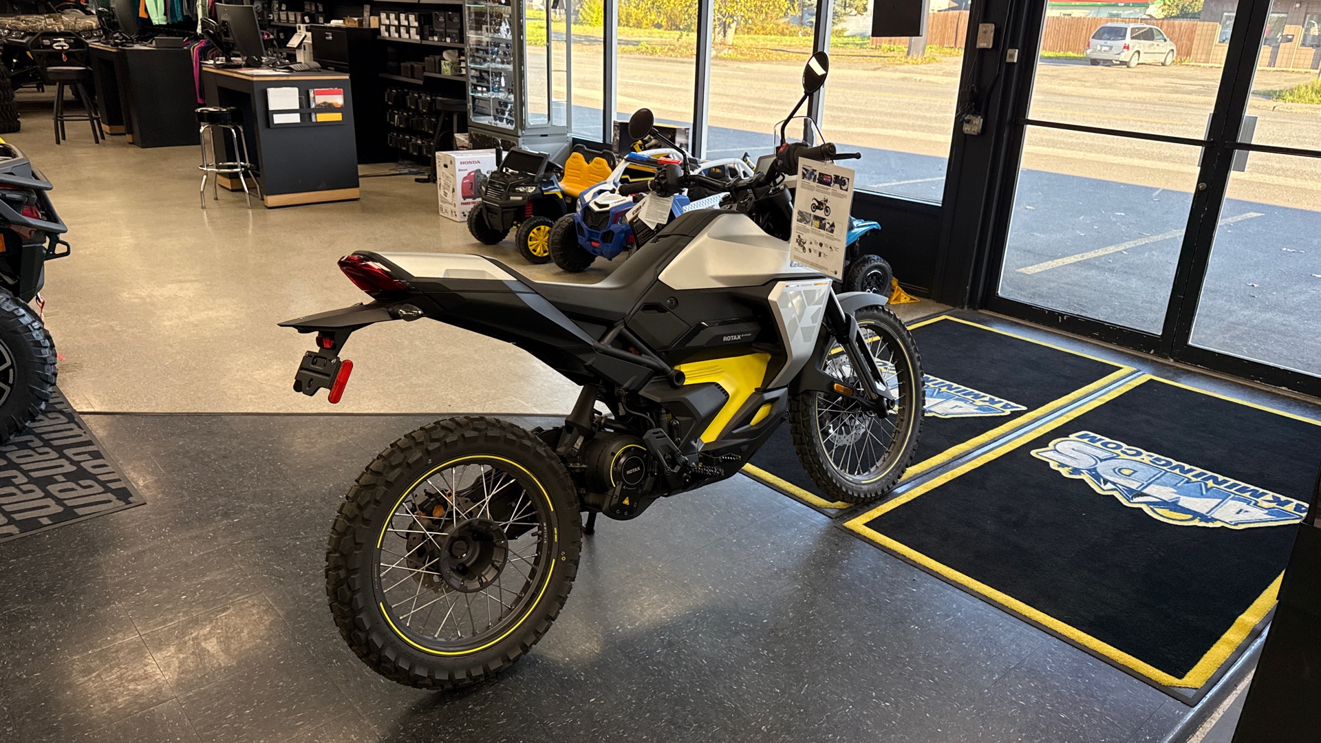 2025 Can-Am J8SA - Photo 6