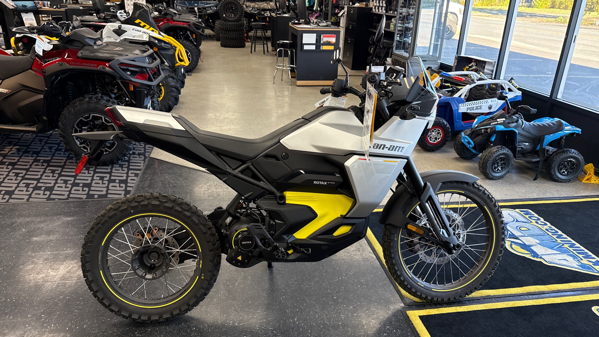2025 Can-Am J8SA - Photo 7