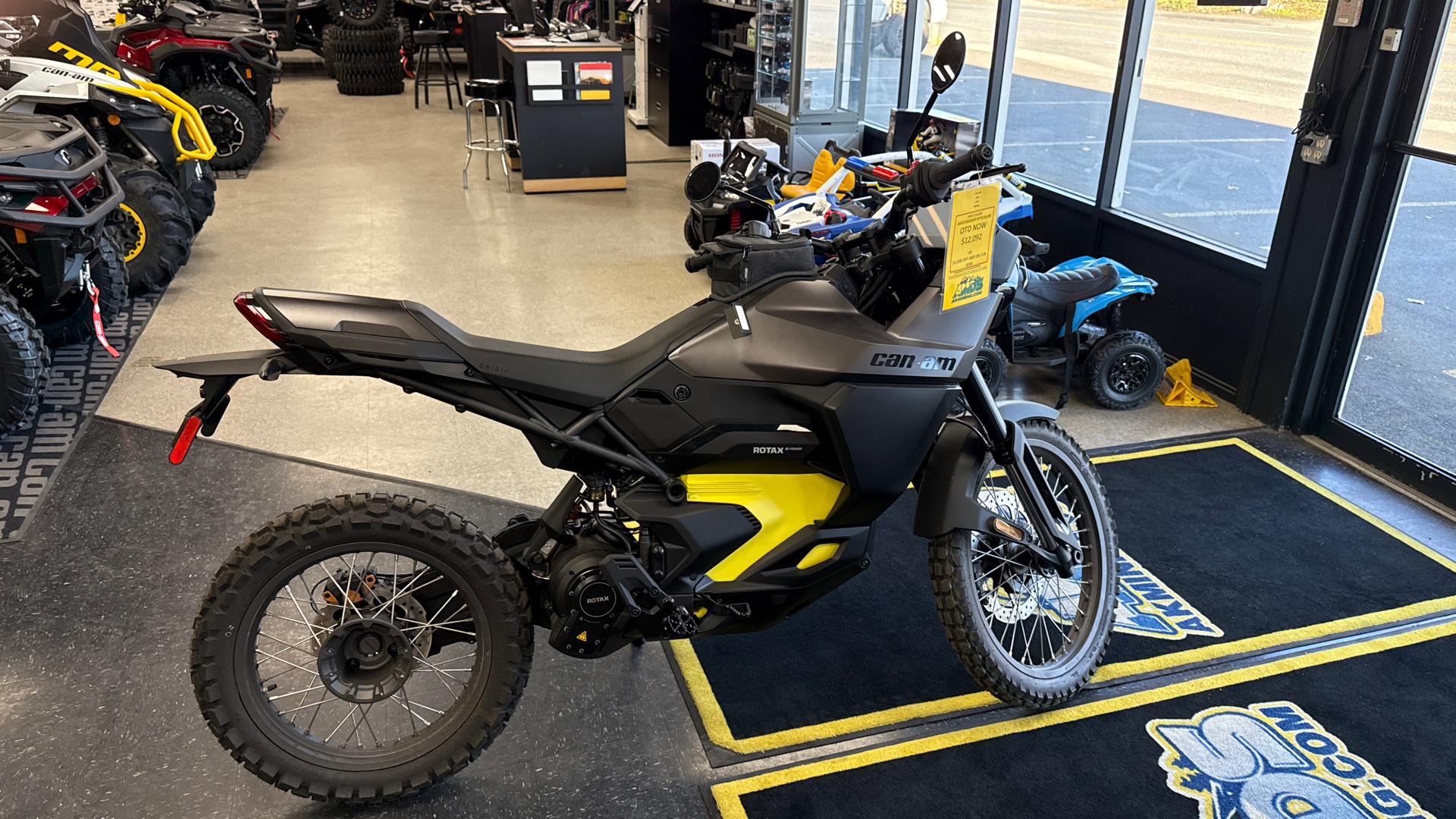 2025 Can-Am J8SE - Photo 6