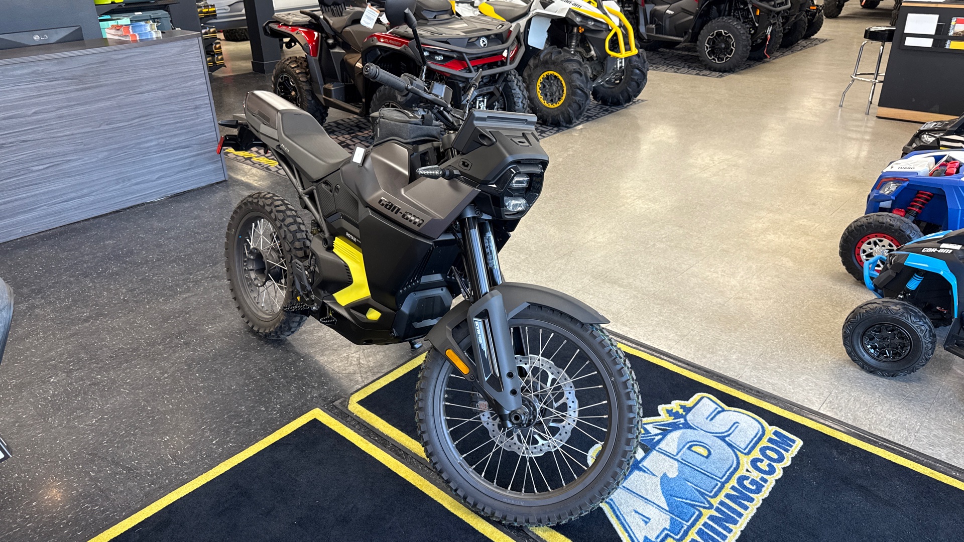2025 Can-Am J8SE - Photo 7