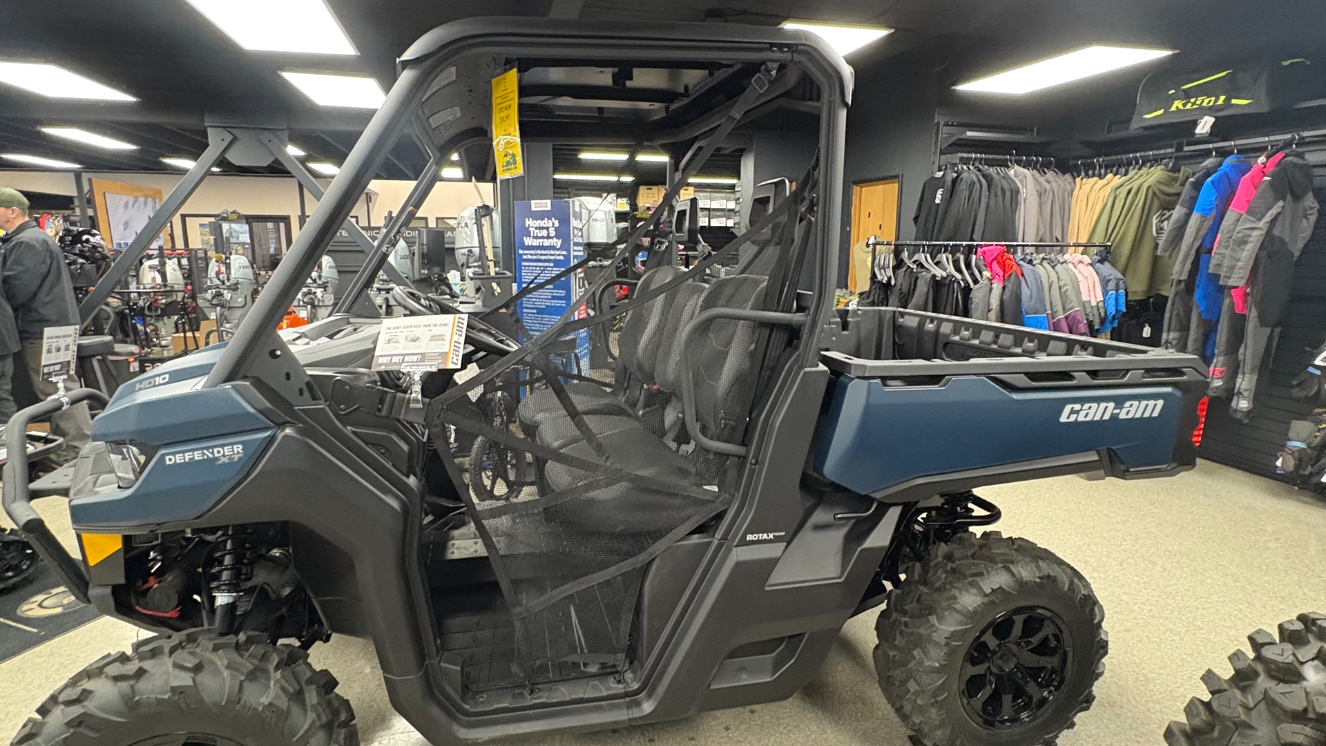 2025 Can-Am DEFENDER XT HD 10 - Photo 2