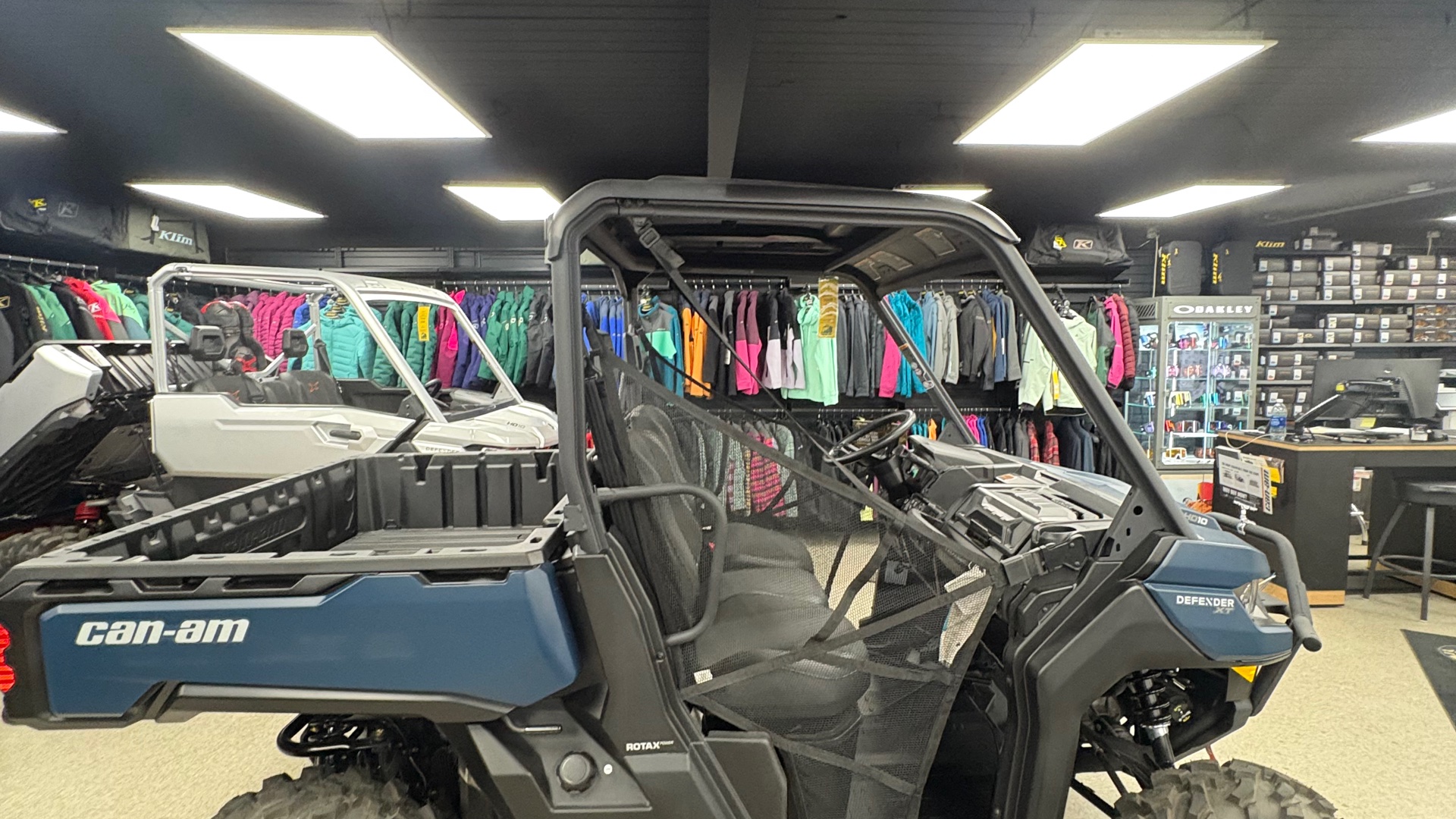 2025 Can-Am DEFENDER XT HD 10 - Photo 6