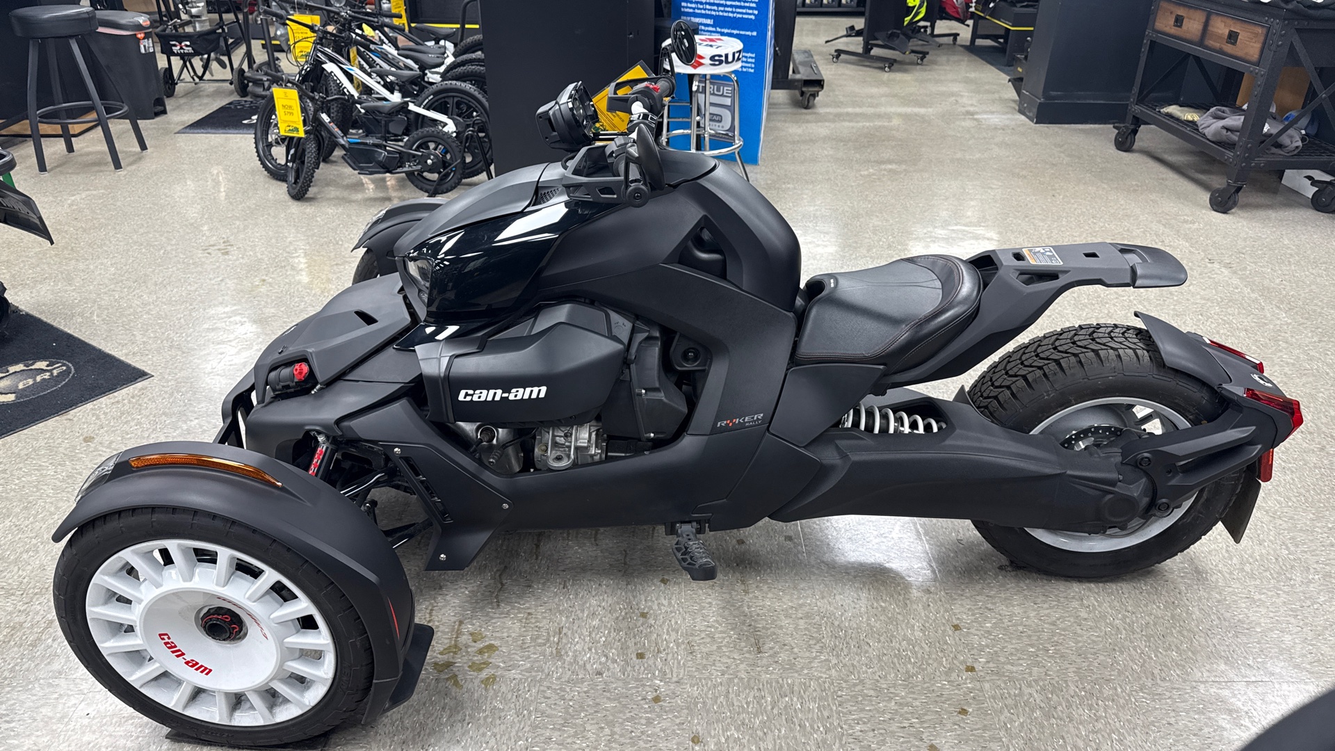 2023 Can-Am RYKER RALLY 900 BK - Photo 2