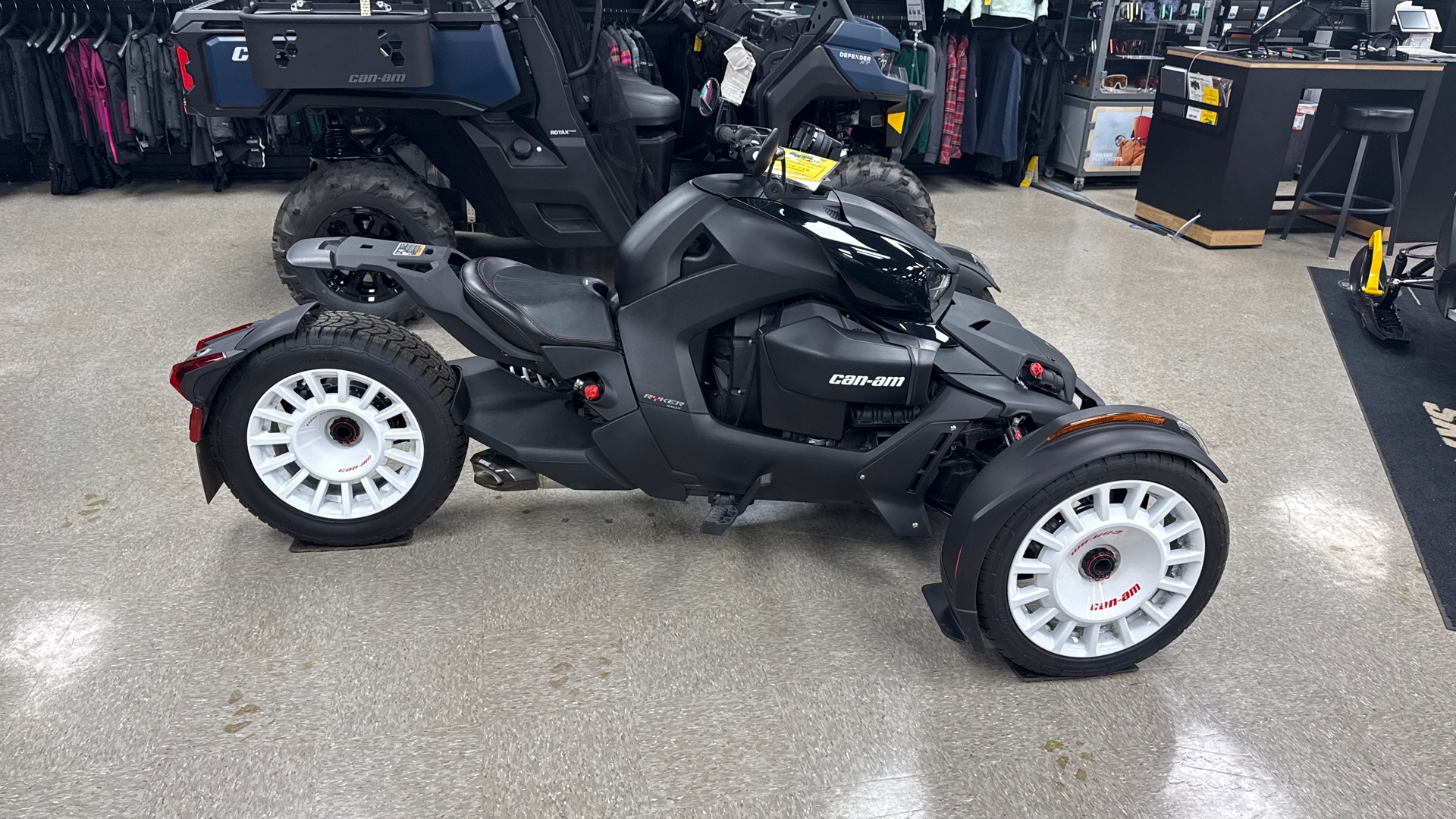 2023 Can-Am RYKER RALLY 900 BK - Photo 6