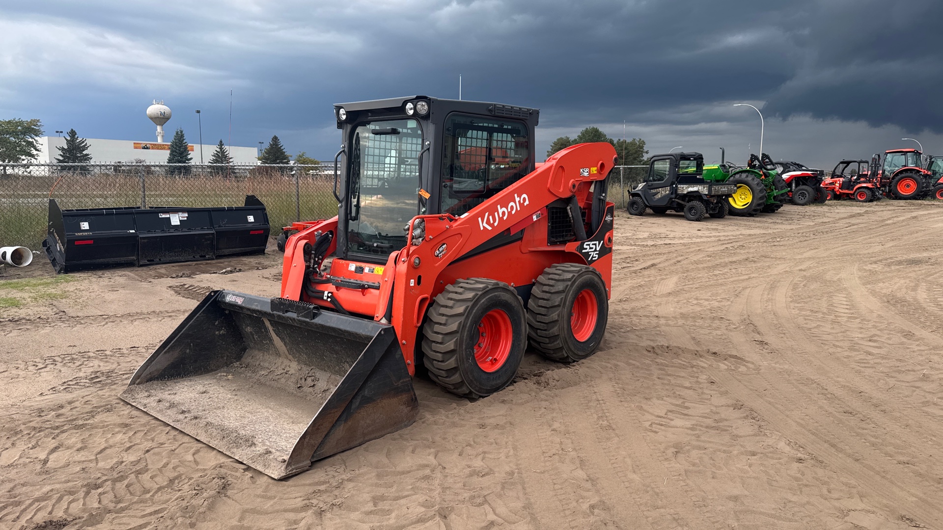2022 Kubota SSV75PHFRC