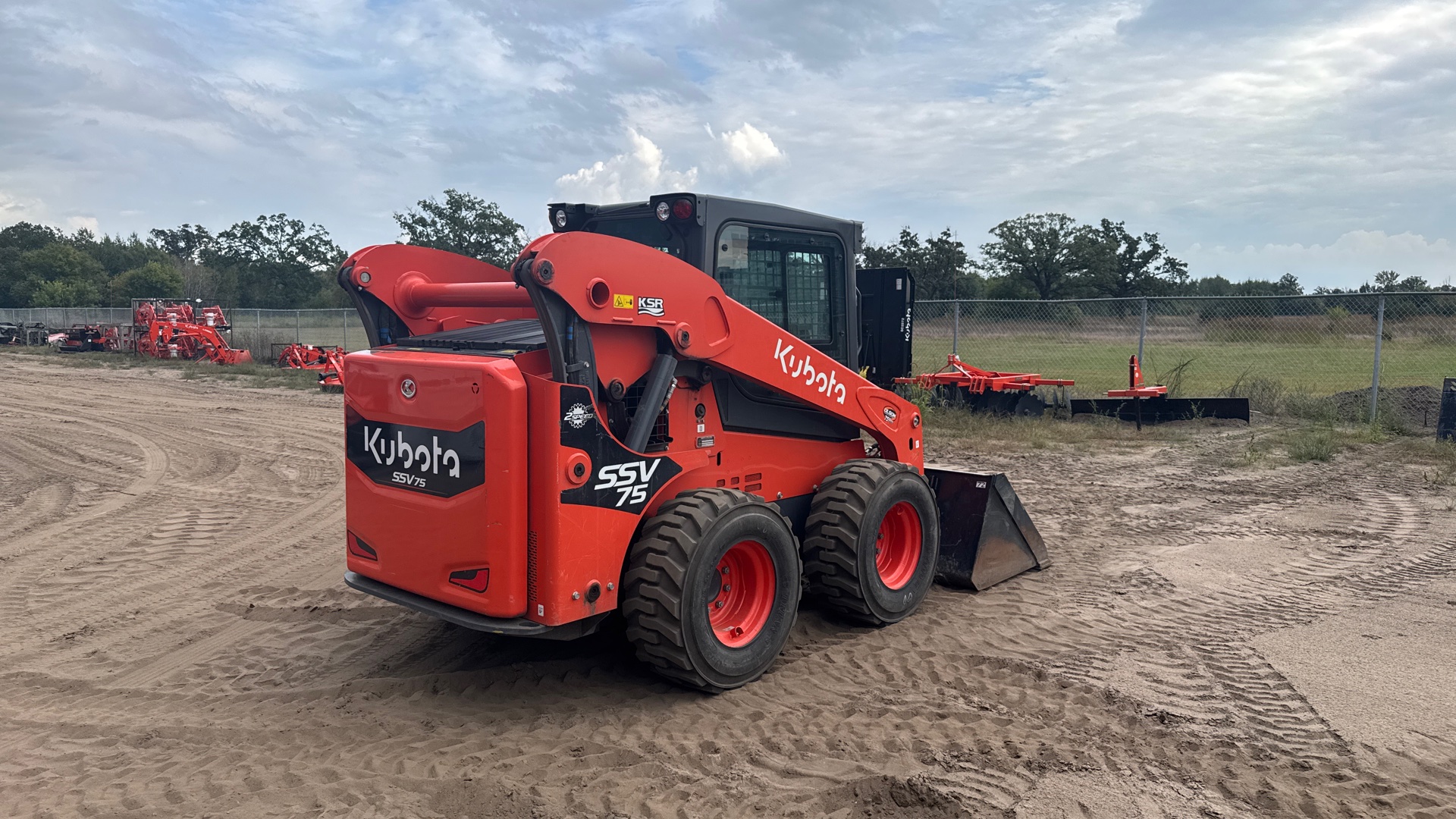 2022 Kubota SSV75PHFRC - Photo 5