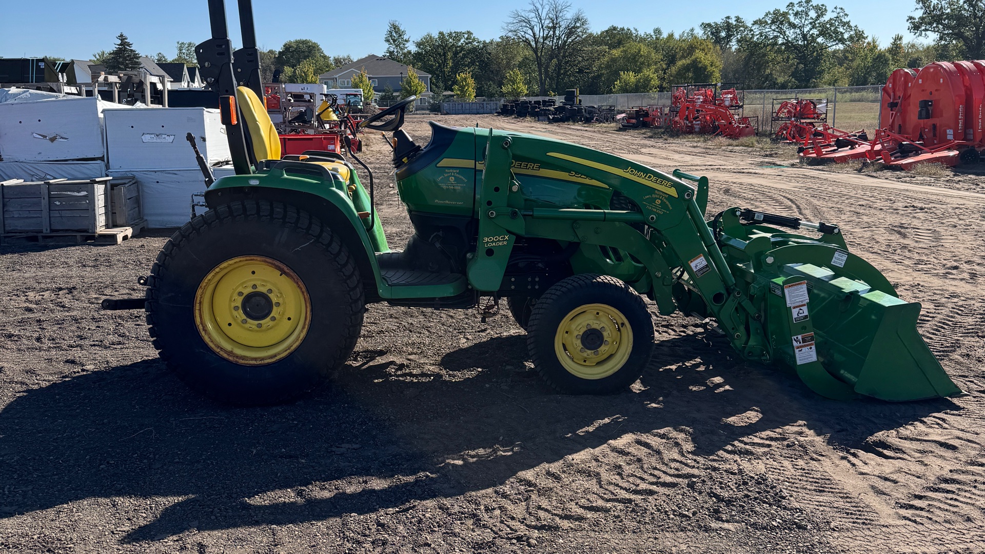 2006 John Deere *2005* 3320 Compact Tractor (32.5 hp) - Photo 6