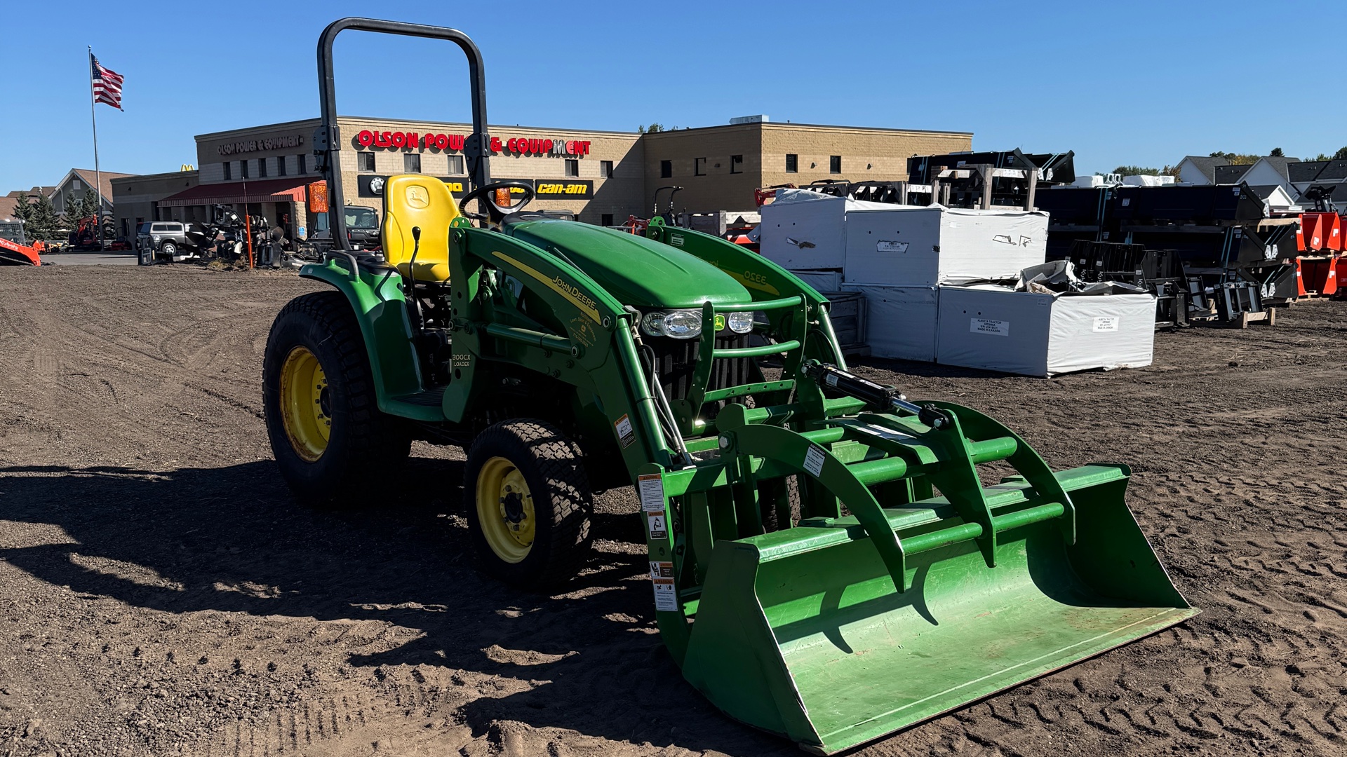 2006 John Deere *2005* 3320 Compact Tractor (32.5 hp) - Photo 7