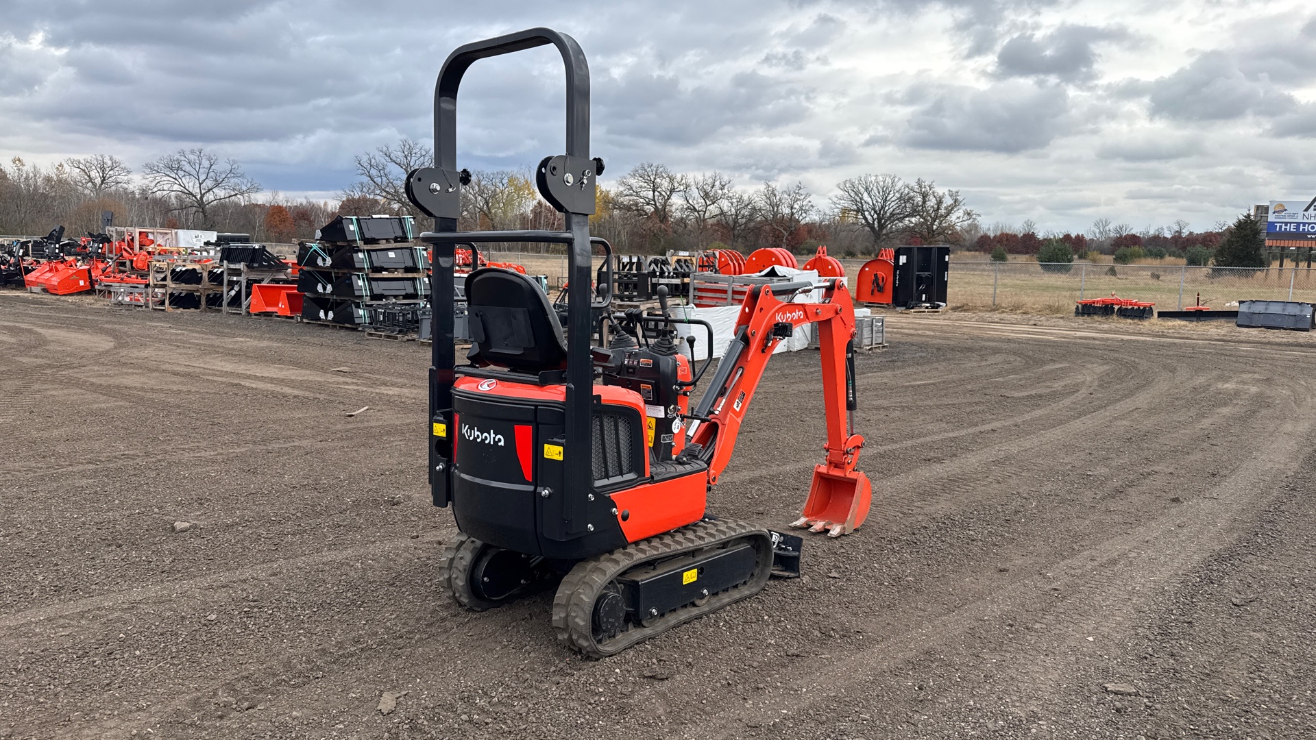 2023 Kubota K008-5 - Photo 5