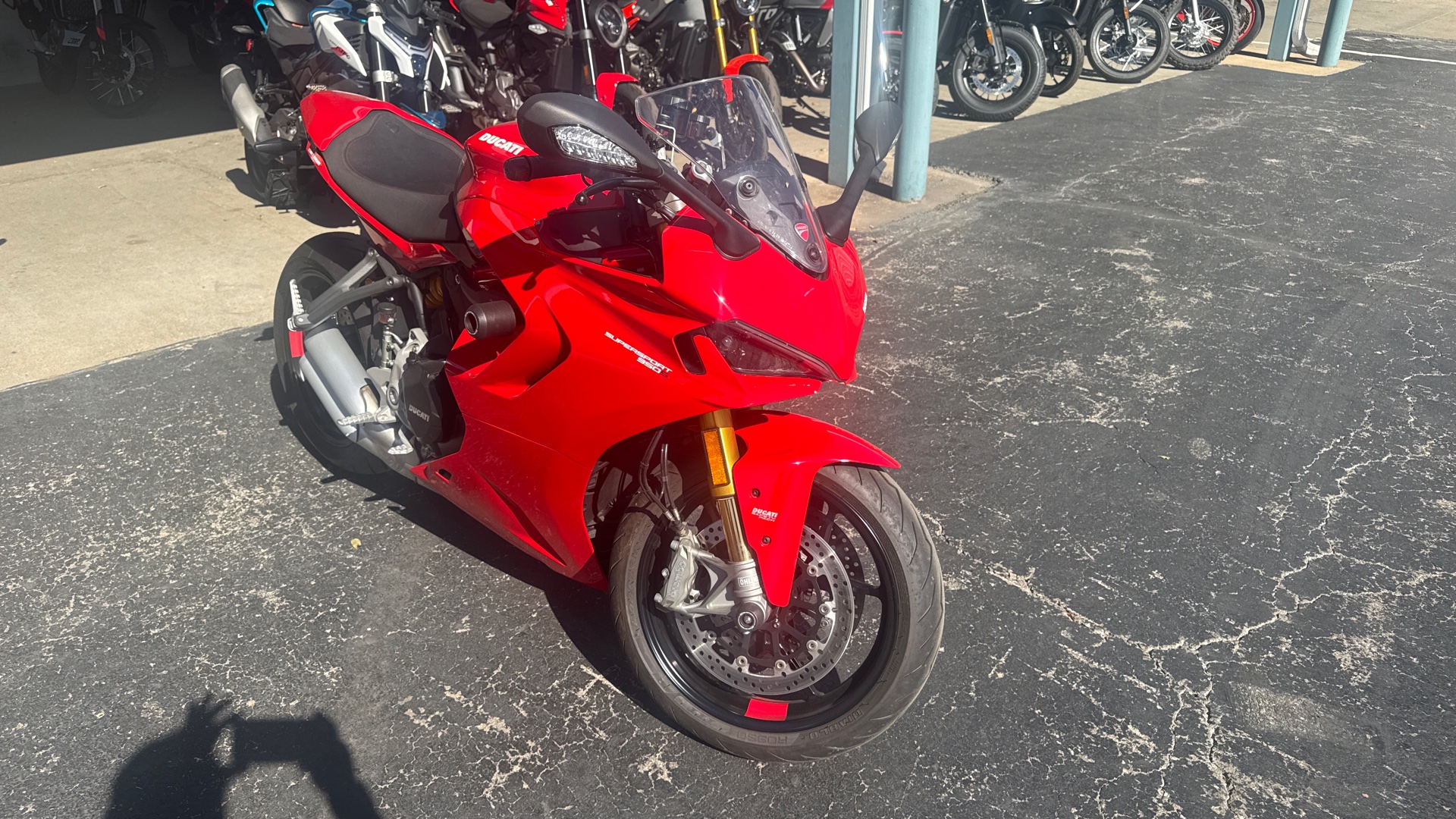 2023 Ducati SuperSport 950 S - Photo 2