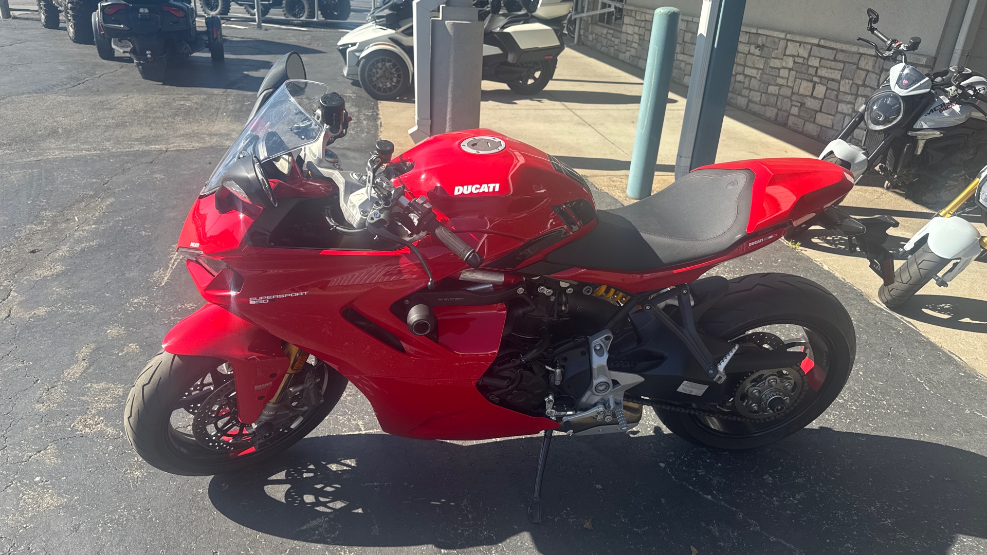 2023 Ducati SuperSport 950 S - Photo 3