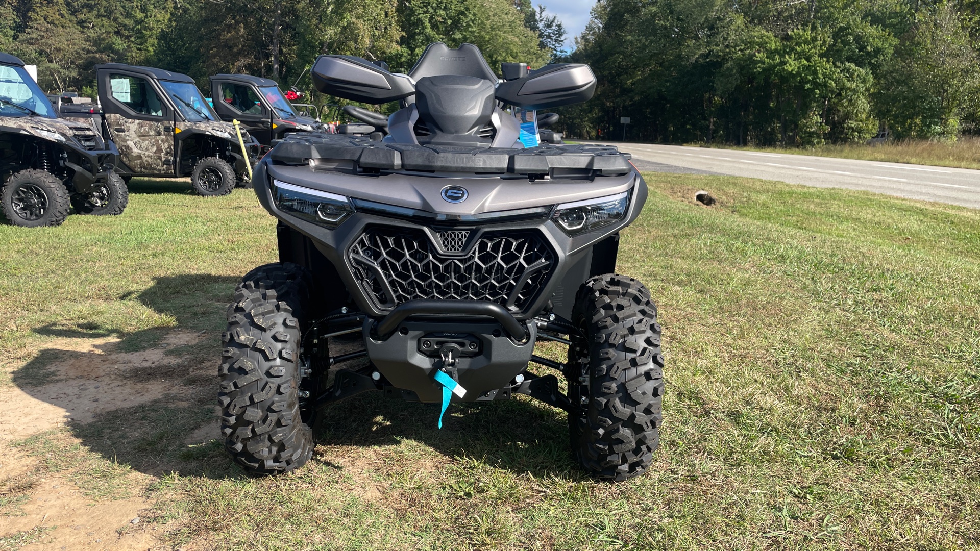 2026 CFMOTO CFORCE 800 Touring - Photo 8