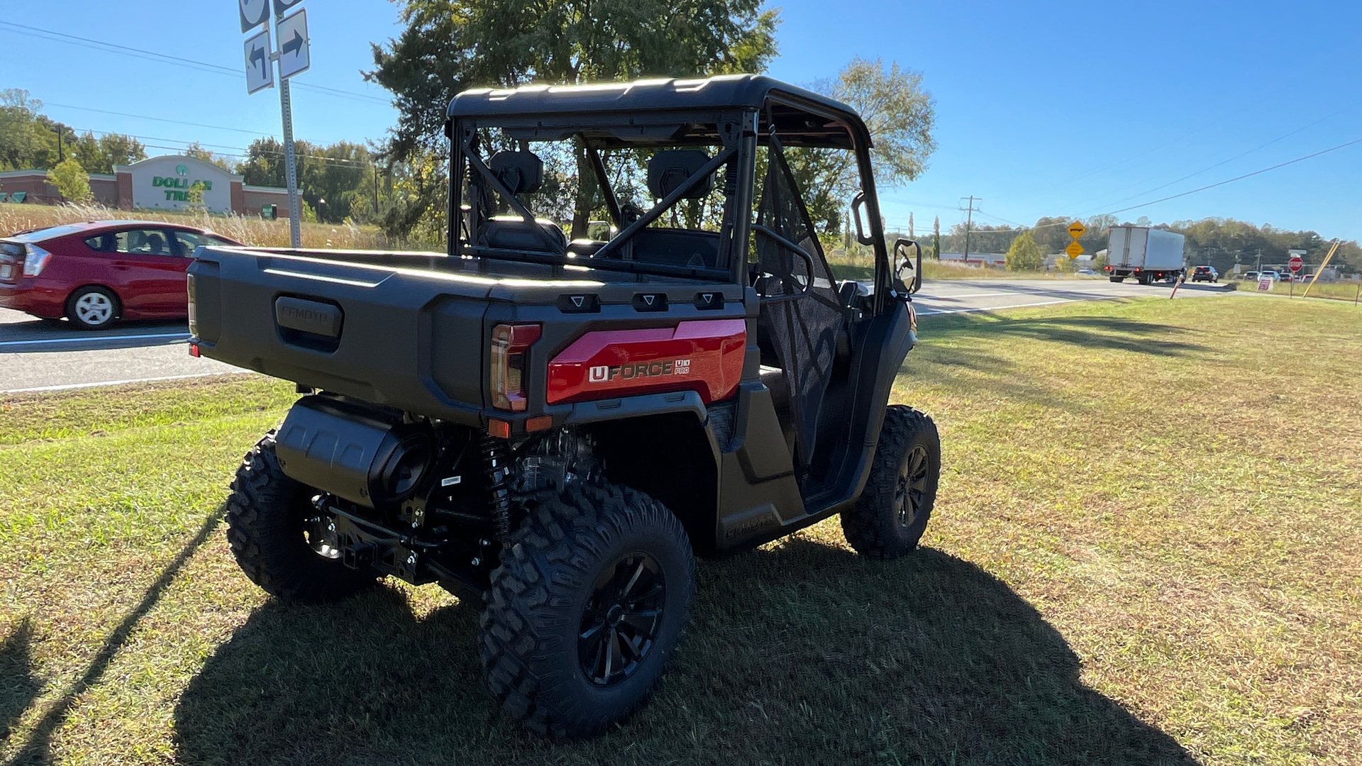 2026 CFMOTO UFORCE U10 Pro - Photo 5