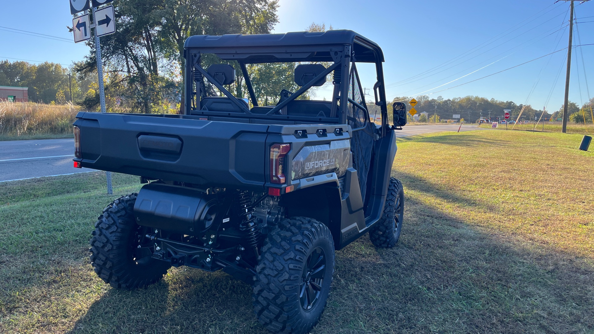 2026 CFMOTO UFORCE U10 Pro - Photo 5