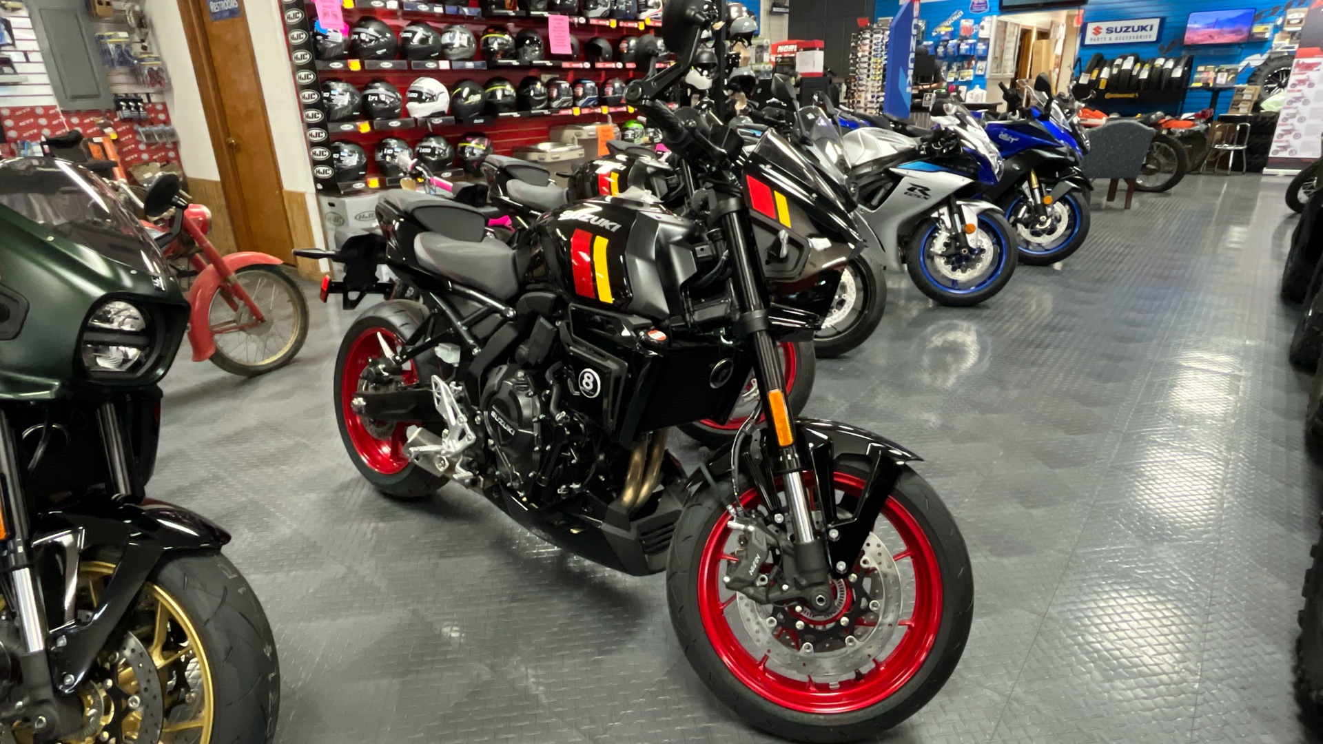 2026 Suzuki GSX 8TT - Photo 5