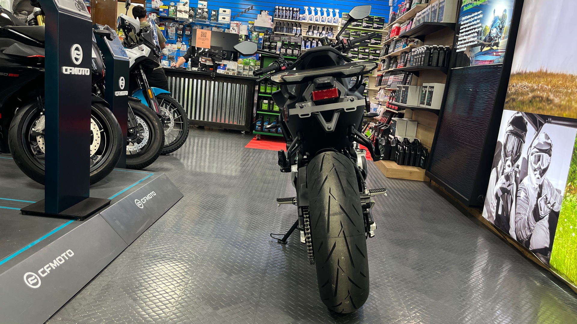 2026 CFMOTO NK 675 - Photo 4