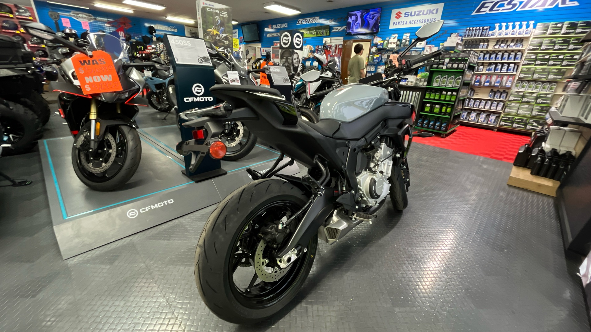 2026 CFMOTO NK 675 - Photo 5