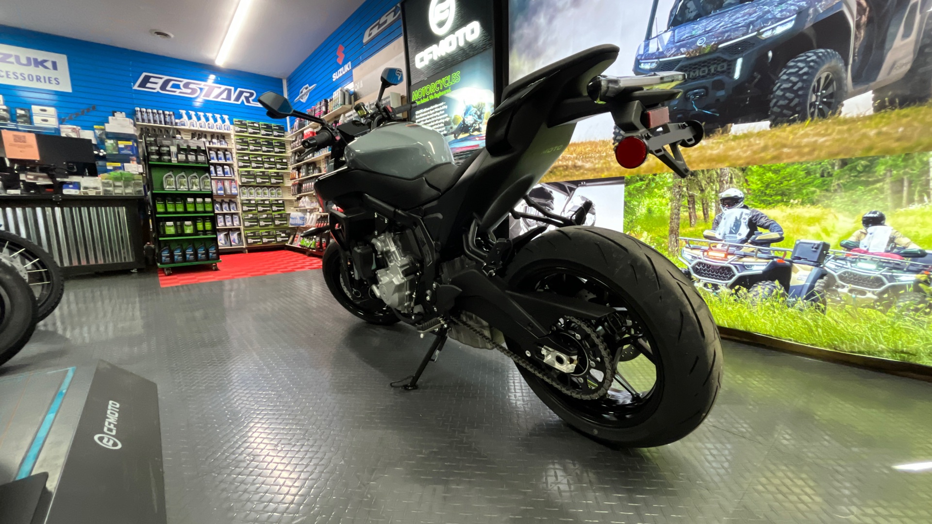2026 CFMOTO NK 675 - Photo 5