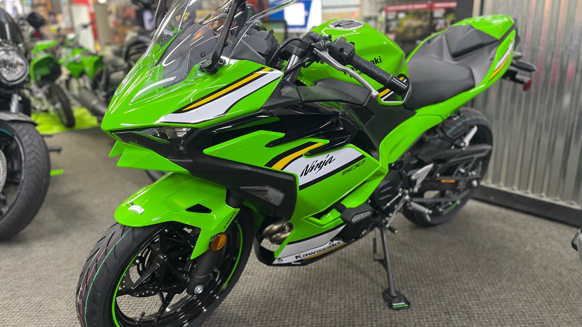 2025 Kawasaki Ninja® 500 KRT Edition SE ABS