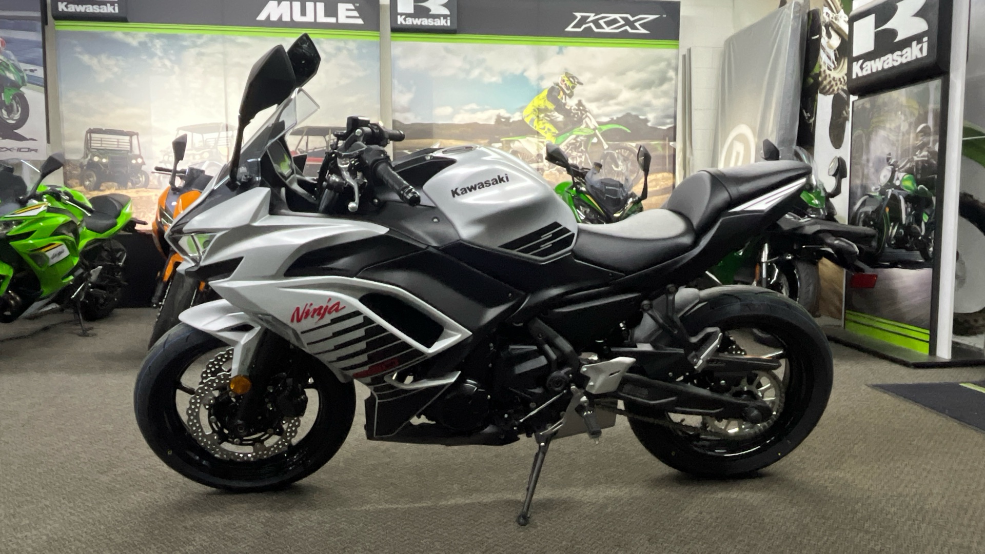 2026 Kawasaki Ninja® 650 ABS - Photo 2