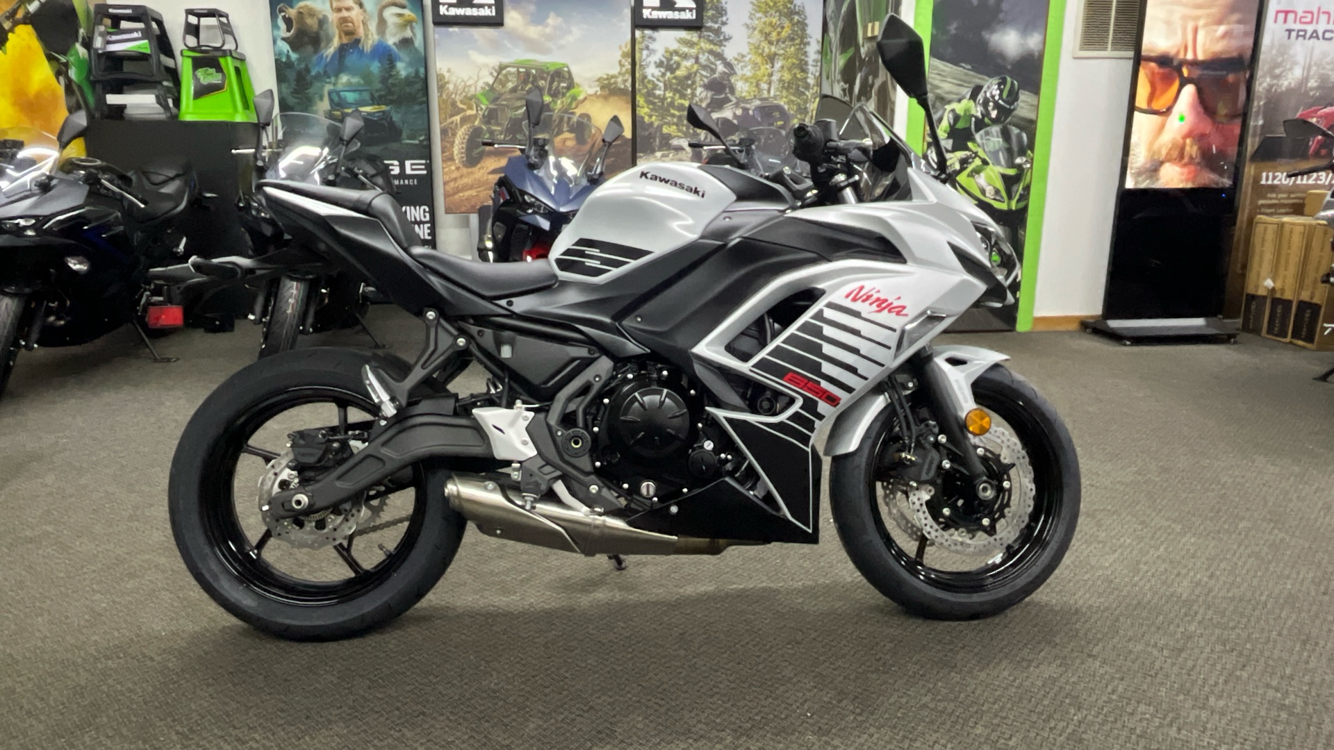2026 Kawasaki Ninja® 650 ABS - Photo 5