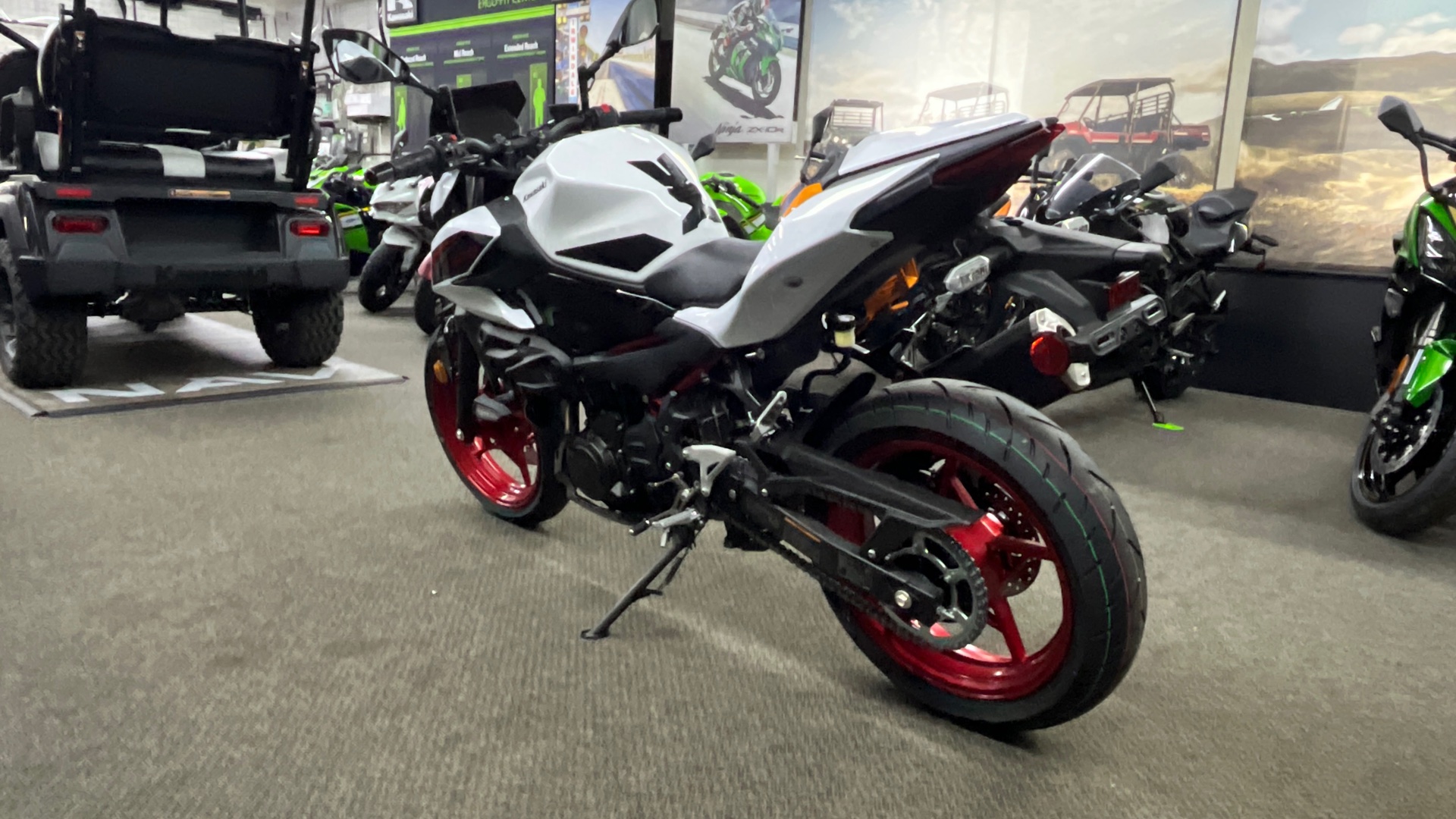 2026 Kawasaki Z500 SE ABS - Photo 3