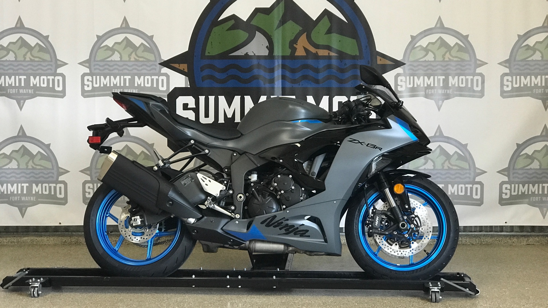 を New Inventory Summit Moto Fort Wayne Fort Wayne, IN (260) 749-9686