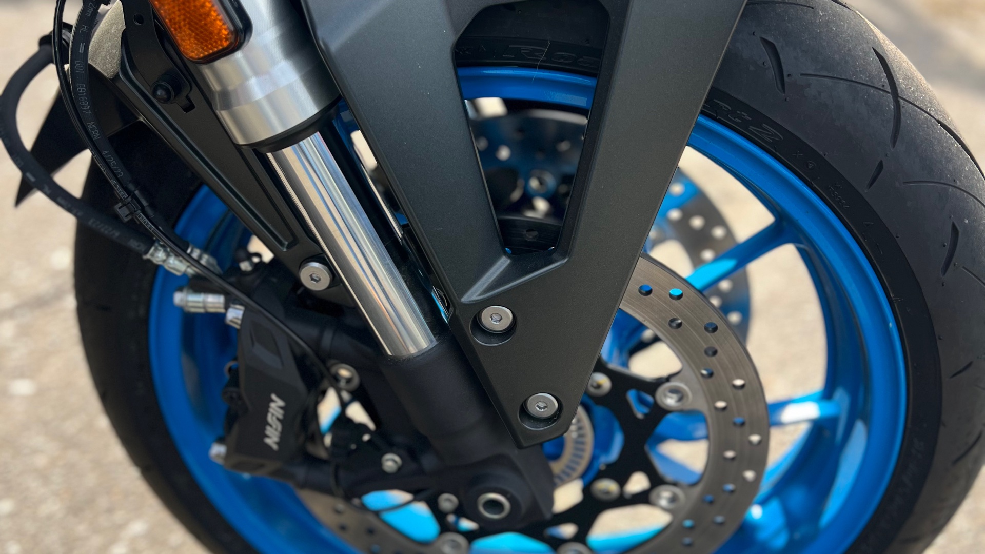 2024 Suzuki GSX-8S - Photo 3