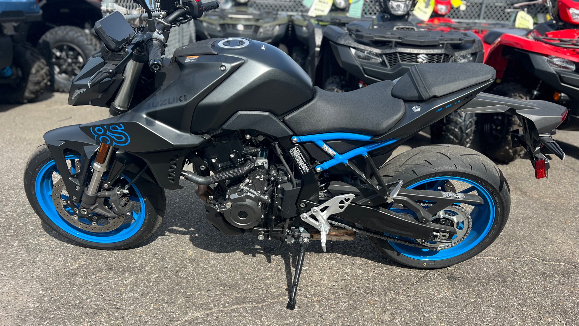 2024 Suzuki GSX-8S - Photo 6