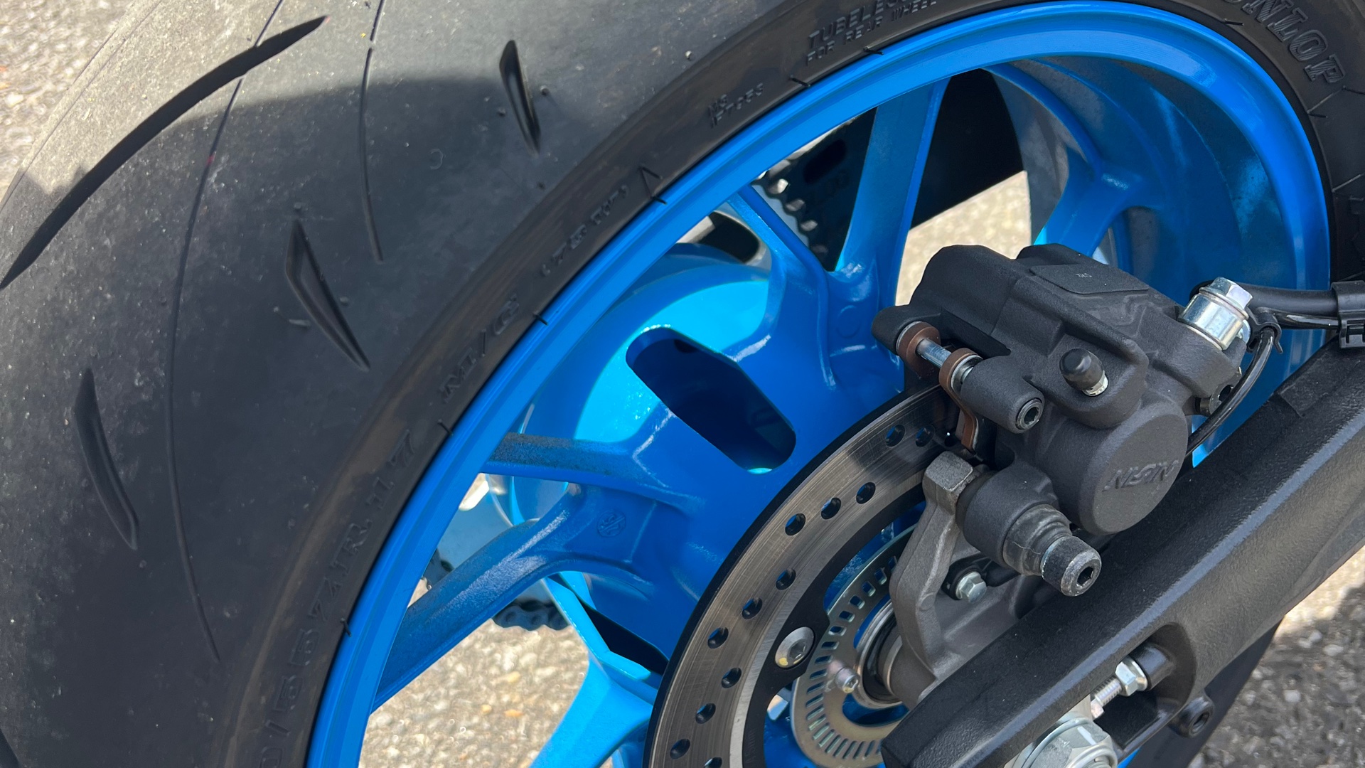 2024 Suzuki GSX-8S - Photo 8