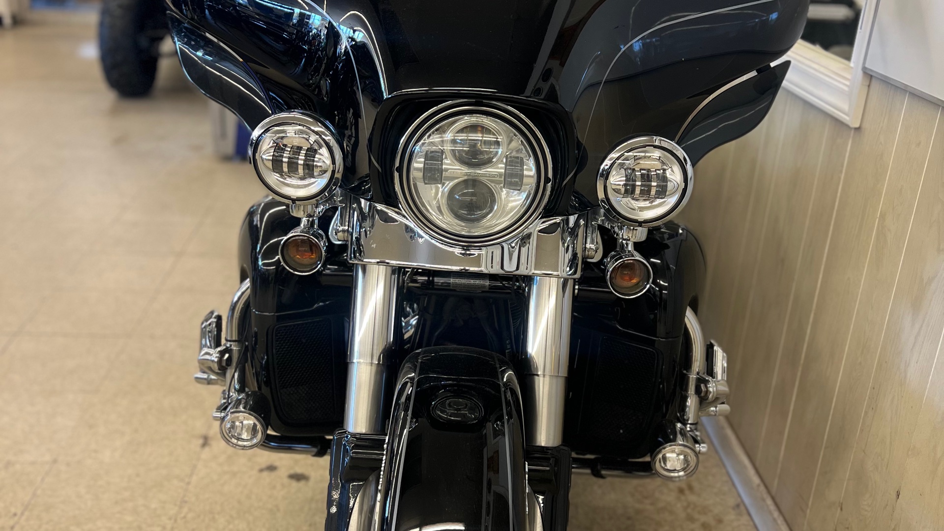 2014 Harley-Davidson® ELECTRA GLIDE ULTRA LIMITED - Photo 3