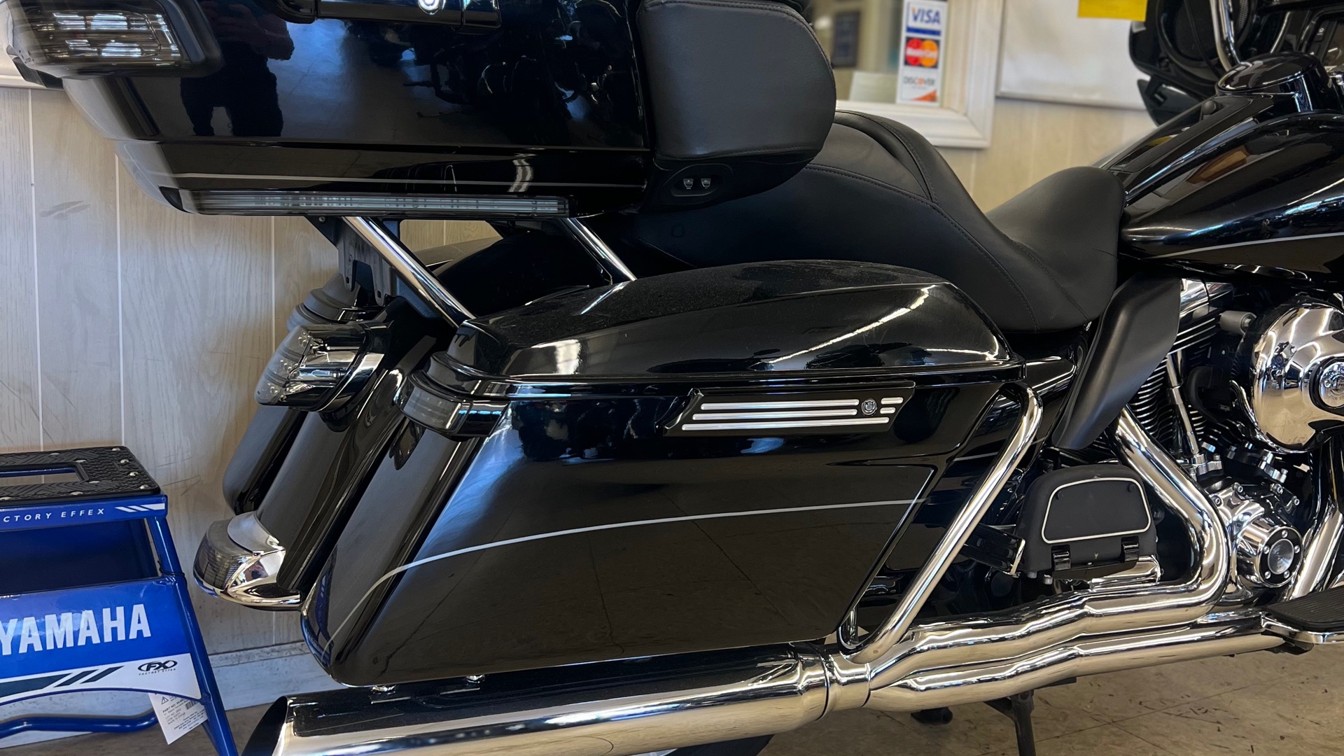 2014 Harley-Davidson® ELECTRA GLIDE ULTRA LIMITED - Photo 8