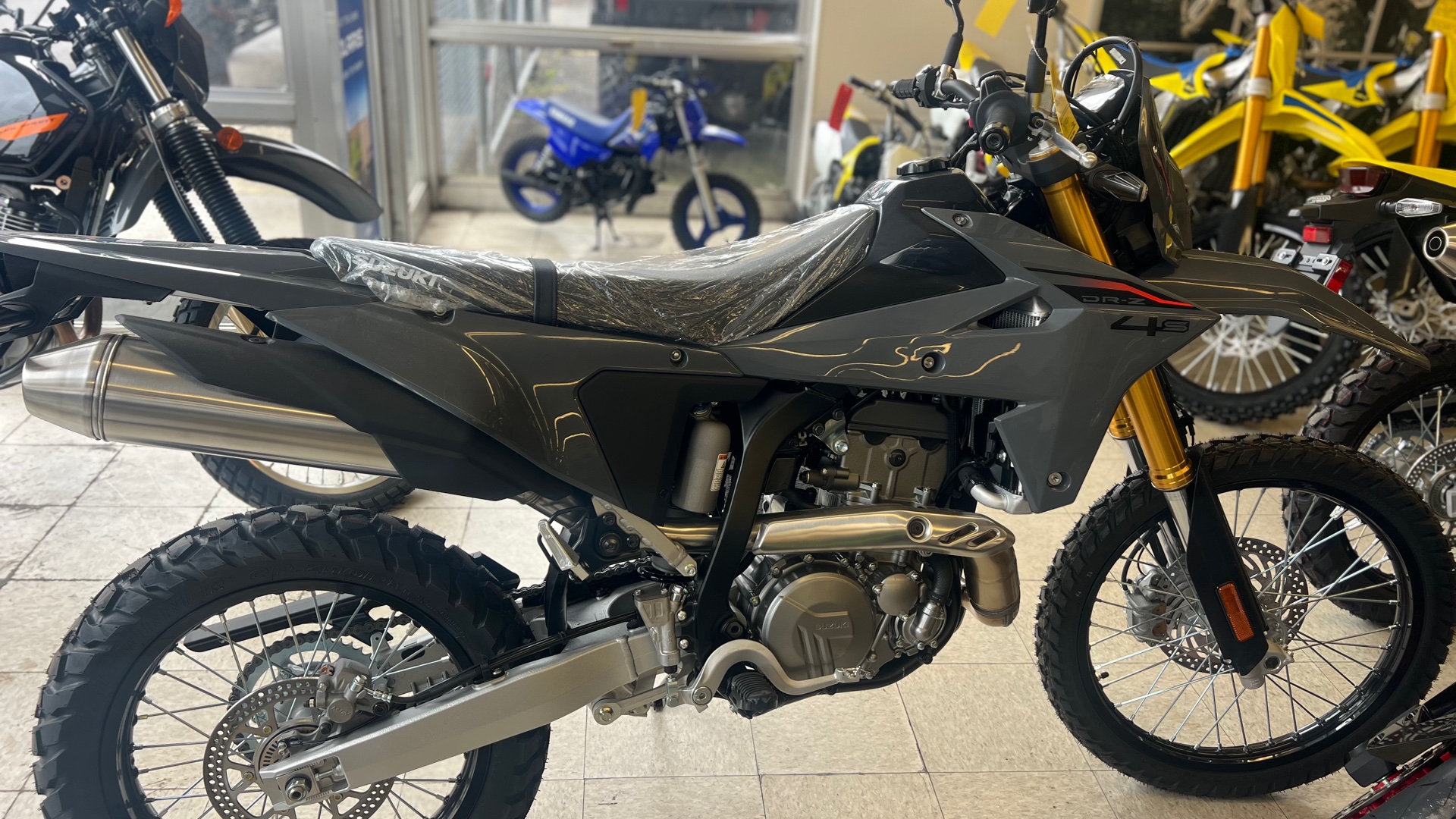 2025 Suzuki DRZ400S - Photo 2