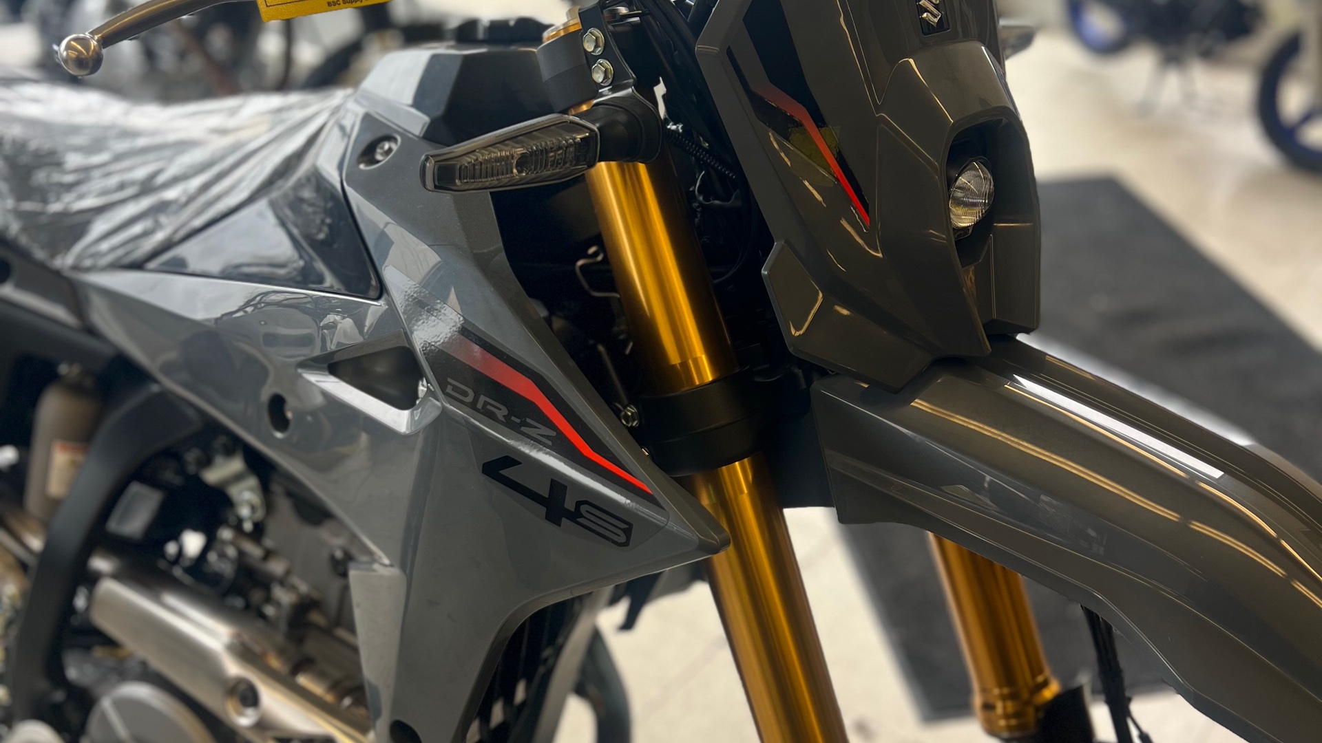 2025 Suzuki DRZ400S - Photo 3