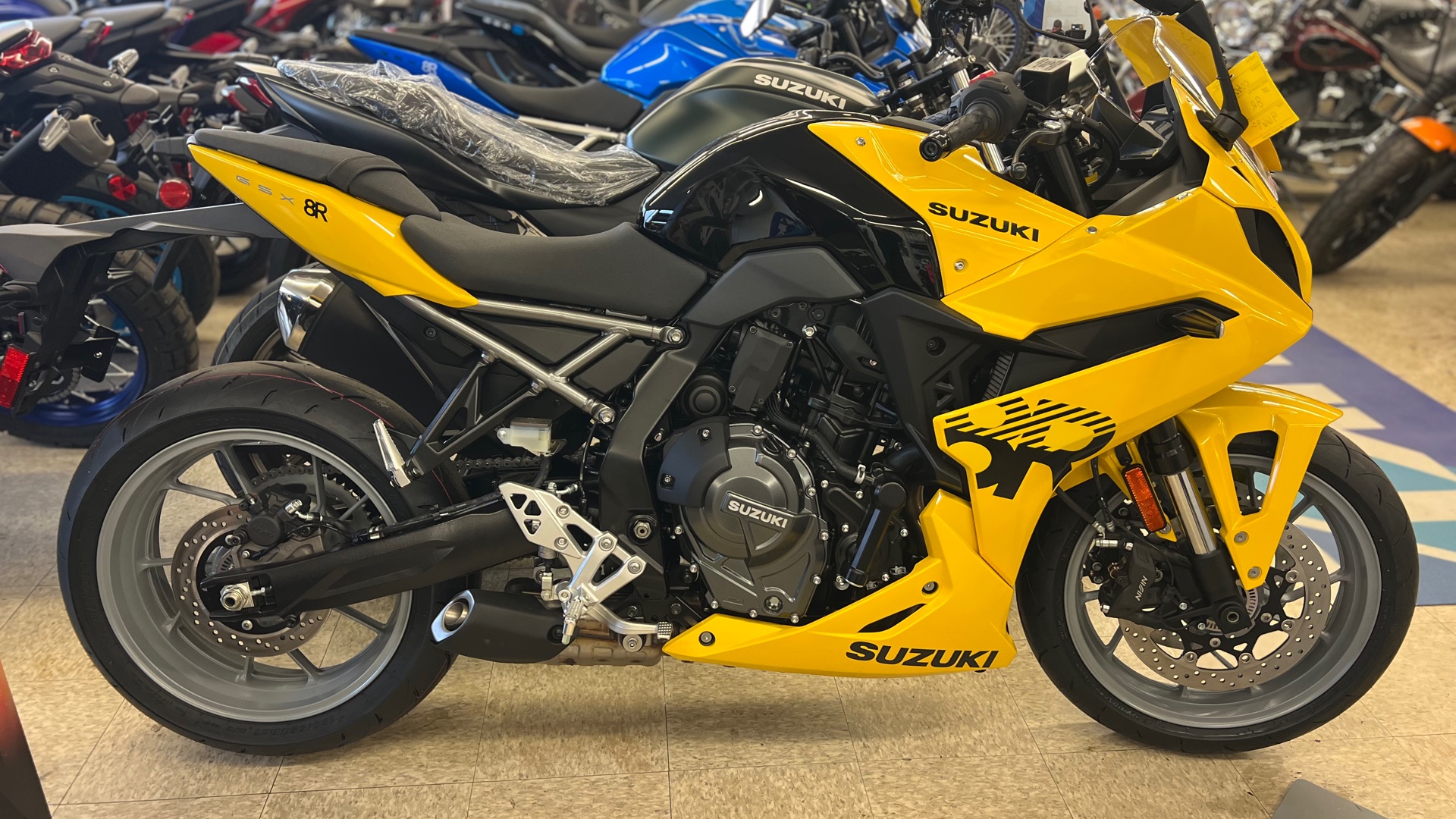 2025 Suzuki GSX-8R