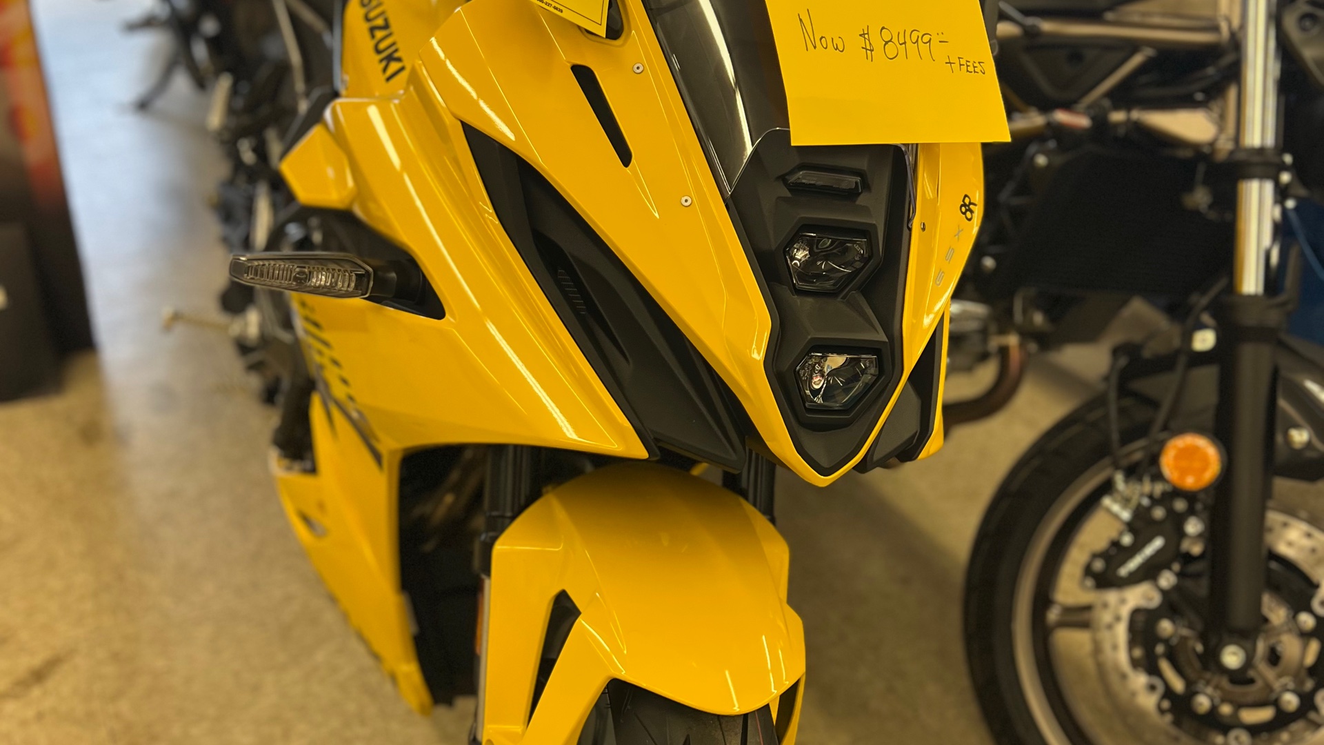 2025 Suzuki GSX-8R - Photo 4